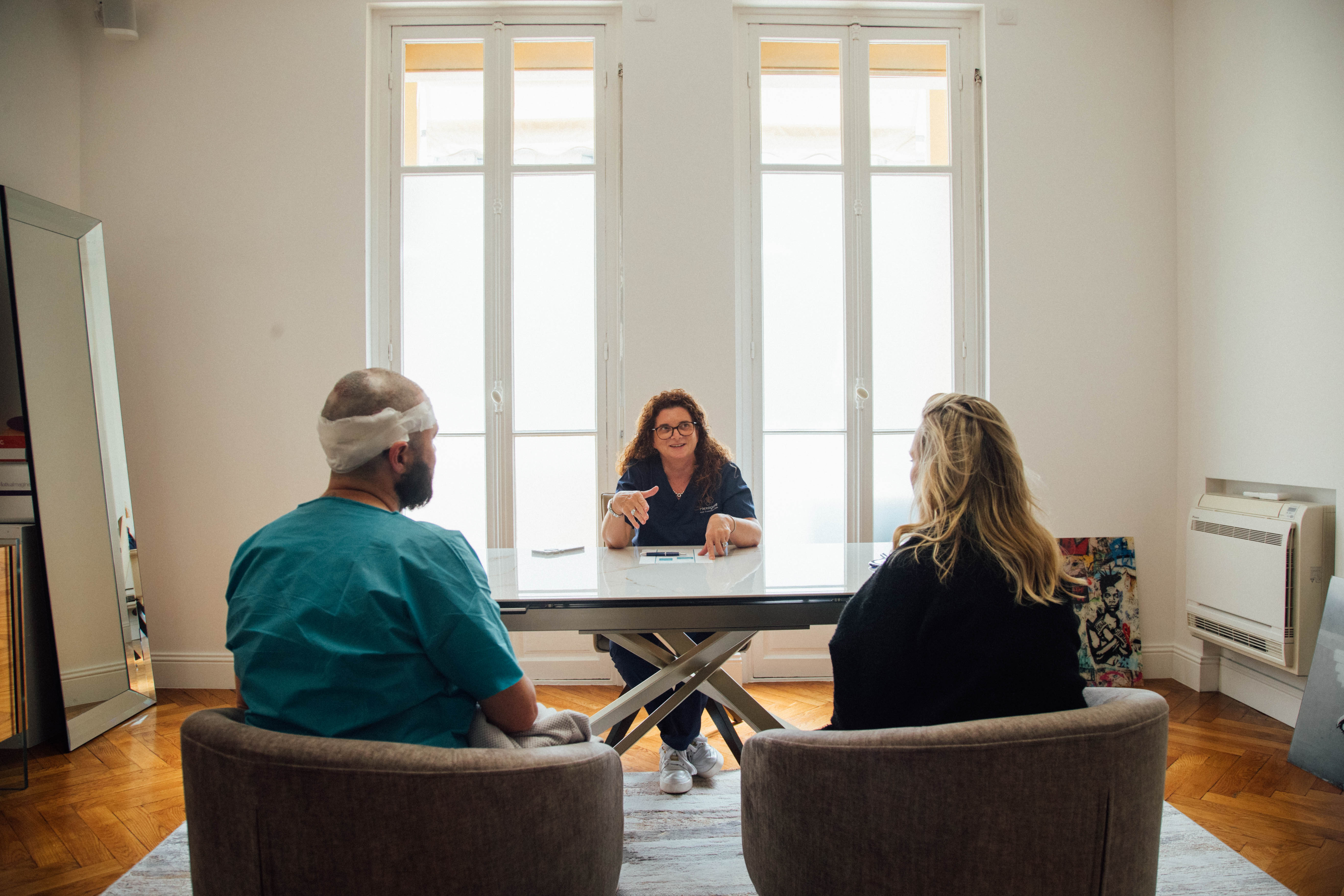 Greffe capillaire à Nice : comprendre la perte de cheveux chez l’homme et chez la femme avant une intervention