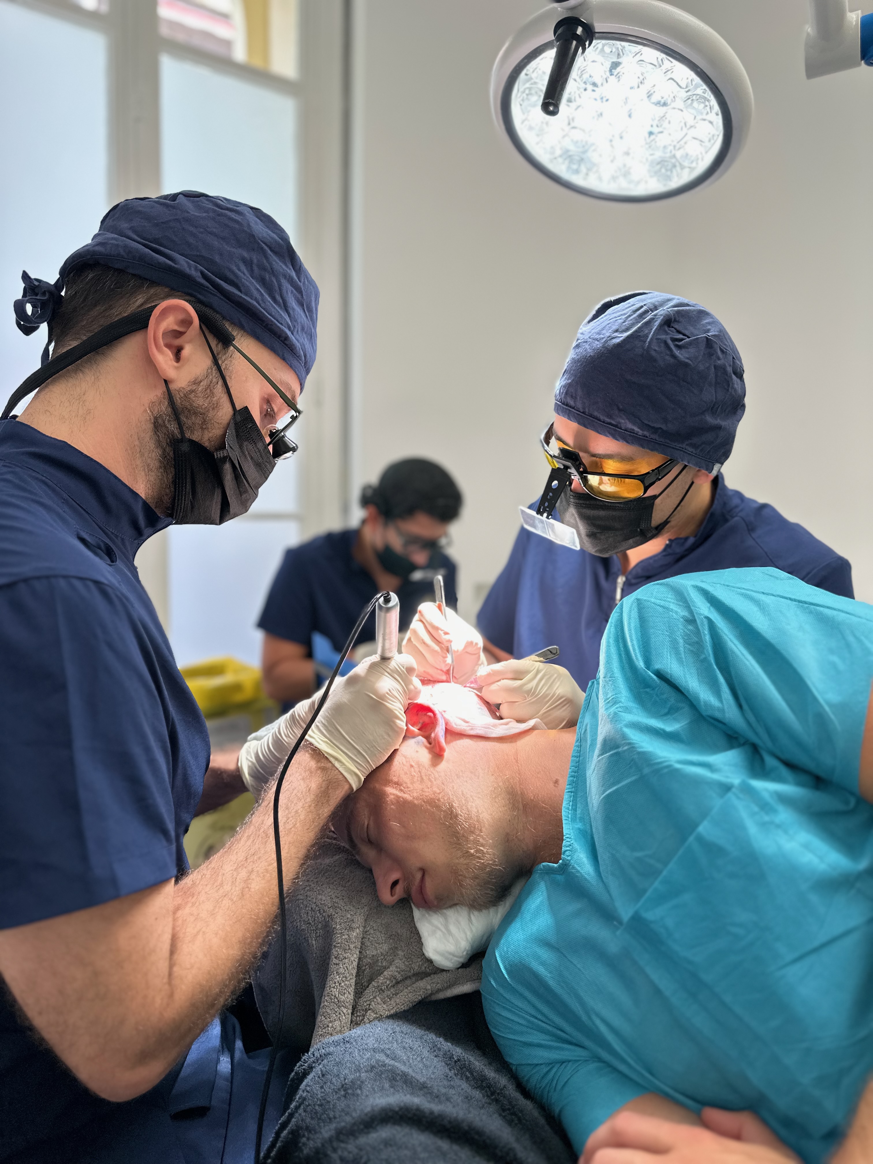 A quel âge peut-on envisager une greffe capillaire ?