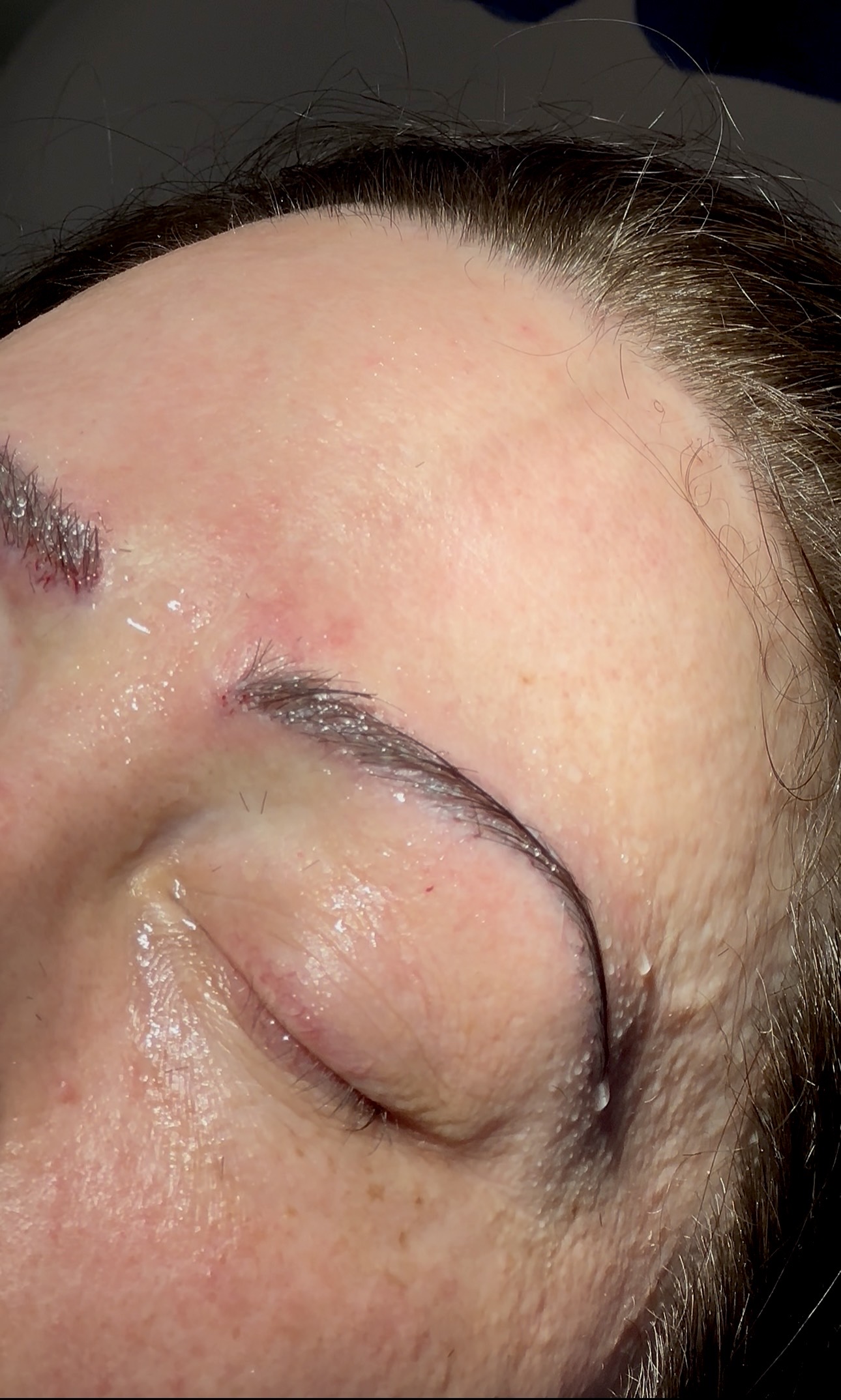 A natural solution to redesign women's eyes