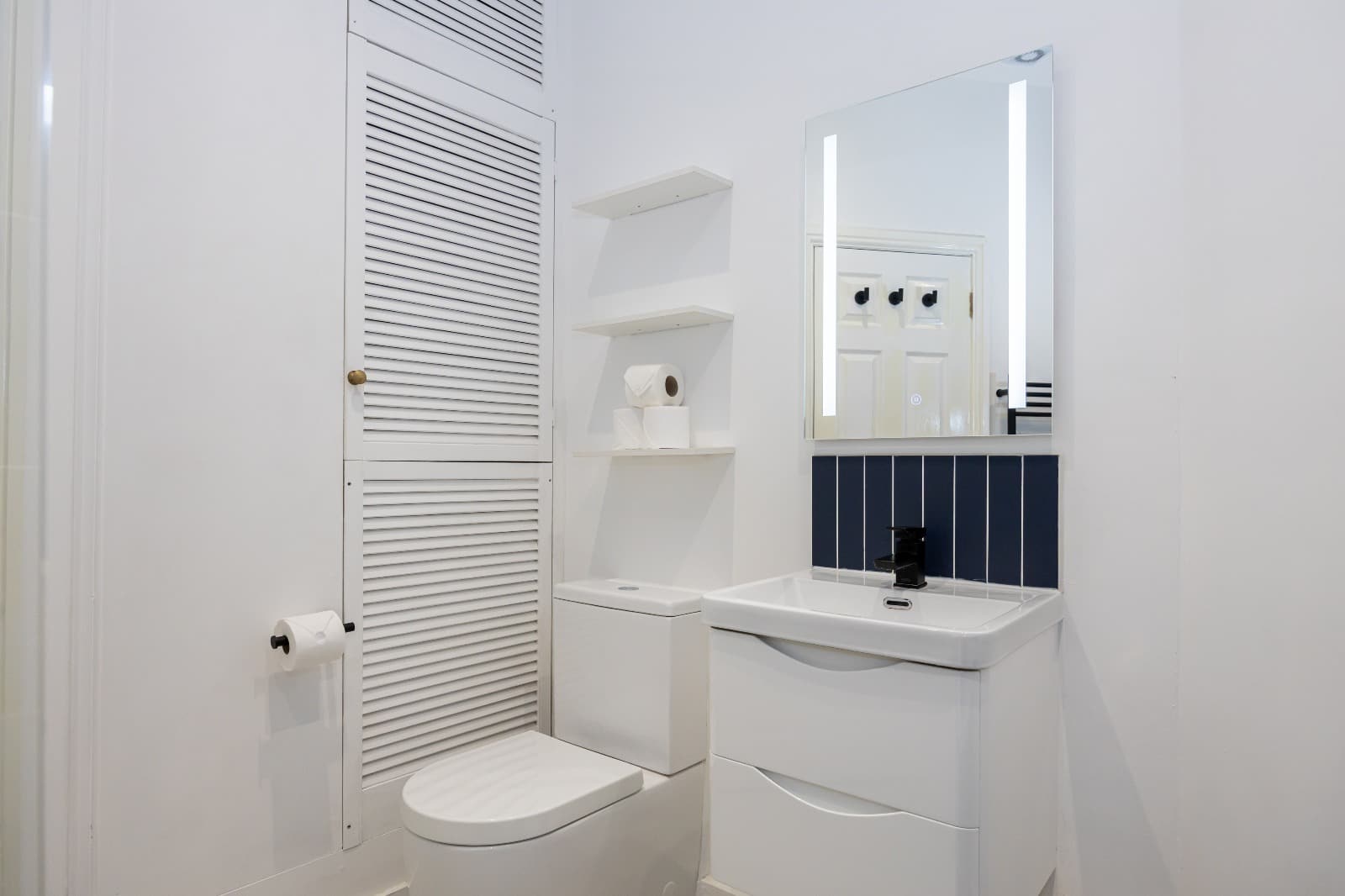 Azure Suite, City Centre – photo 14
