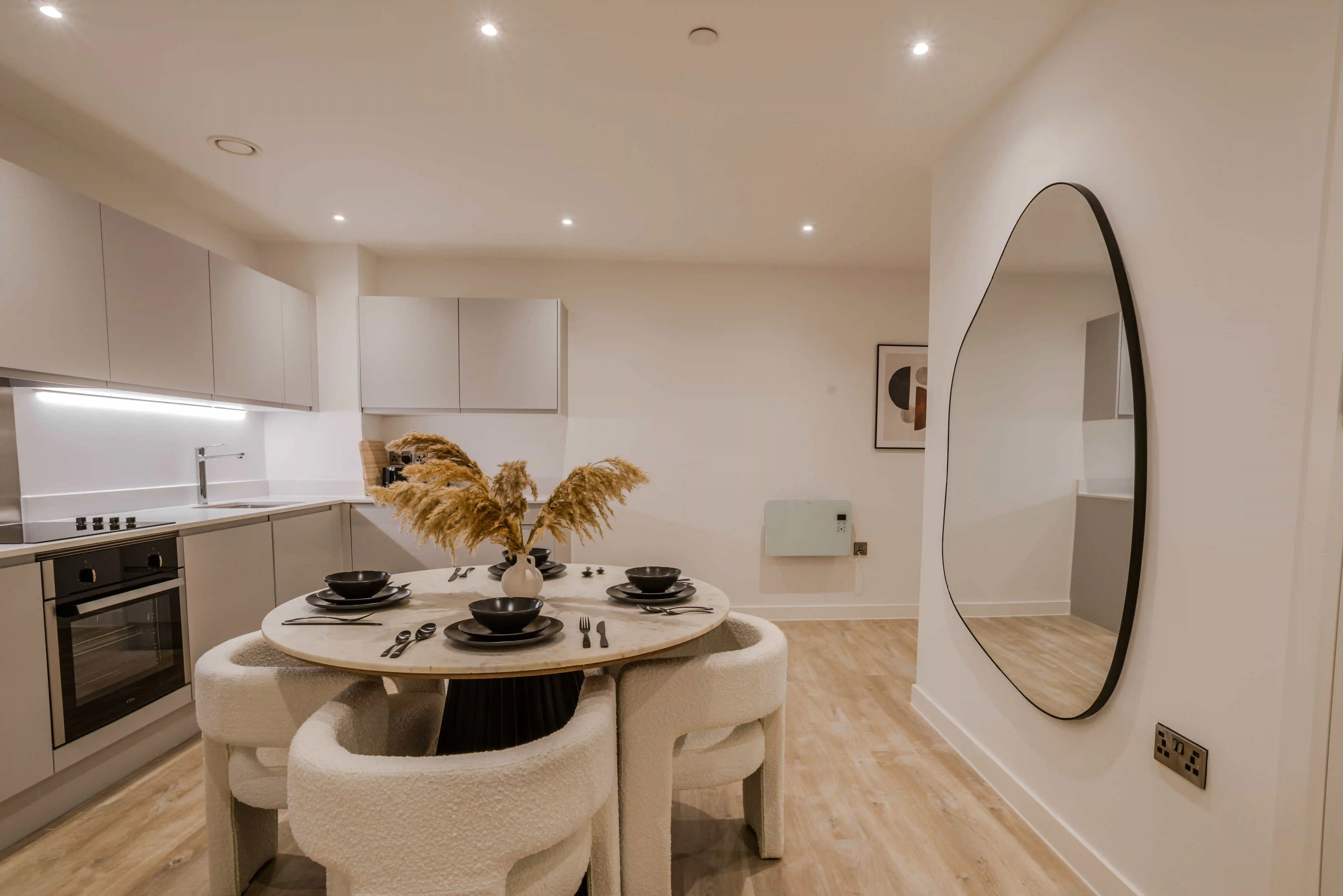 Bianco Suite, Regents Road – photo 1