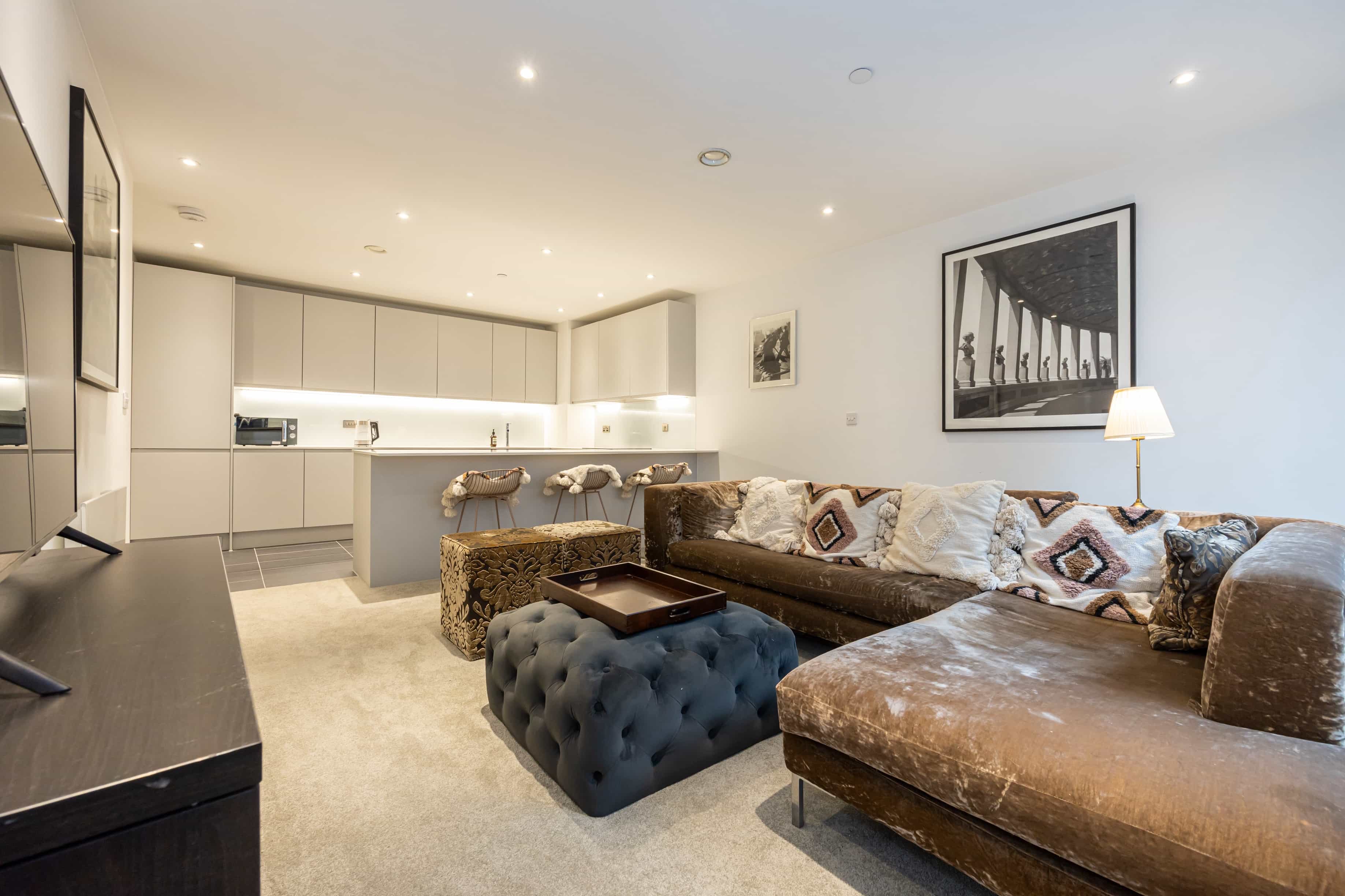 Local Crescent 1, The Crescent – photo 1