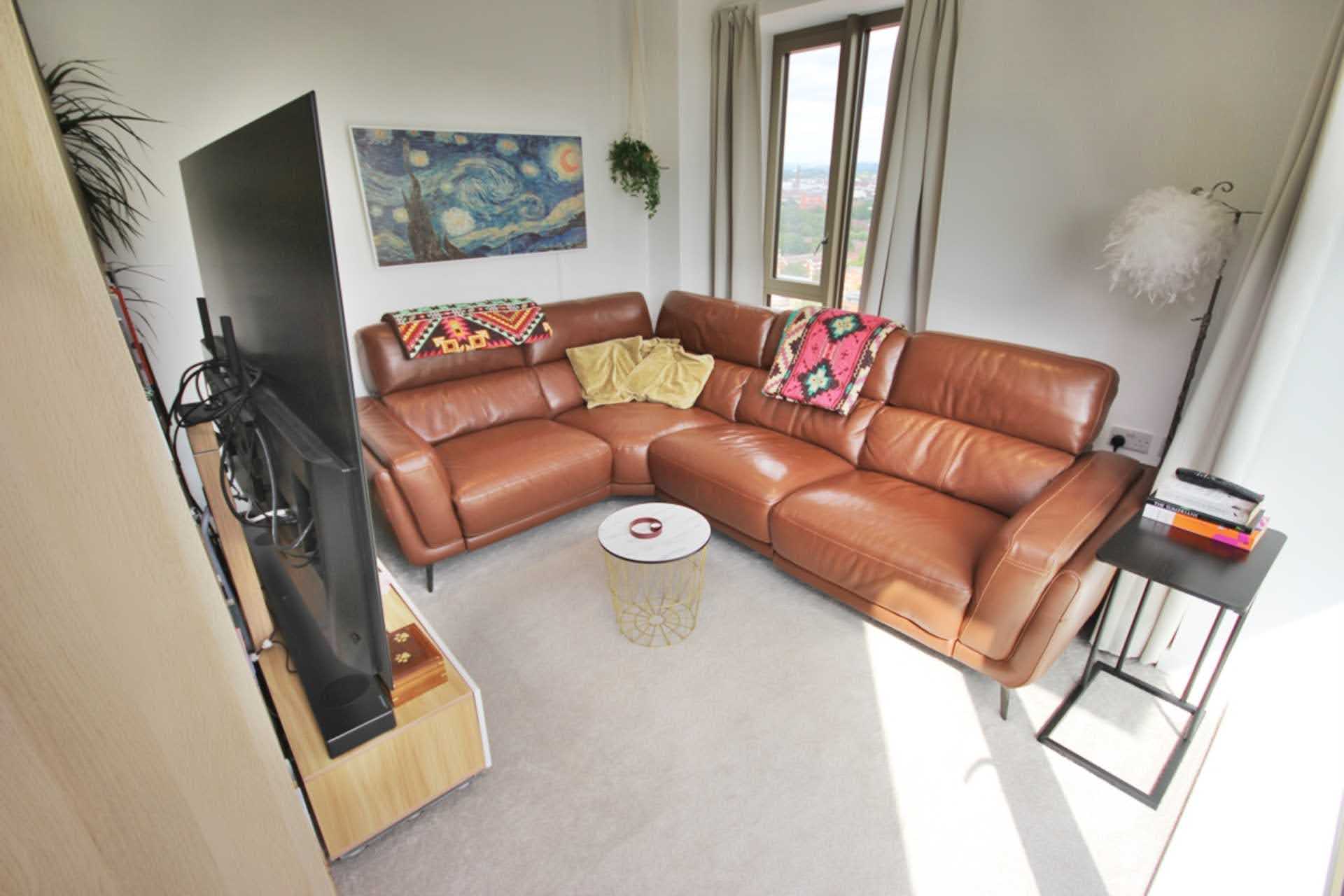 Local Crescent 2, Salford – photo 3