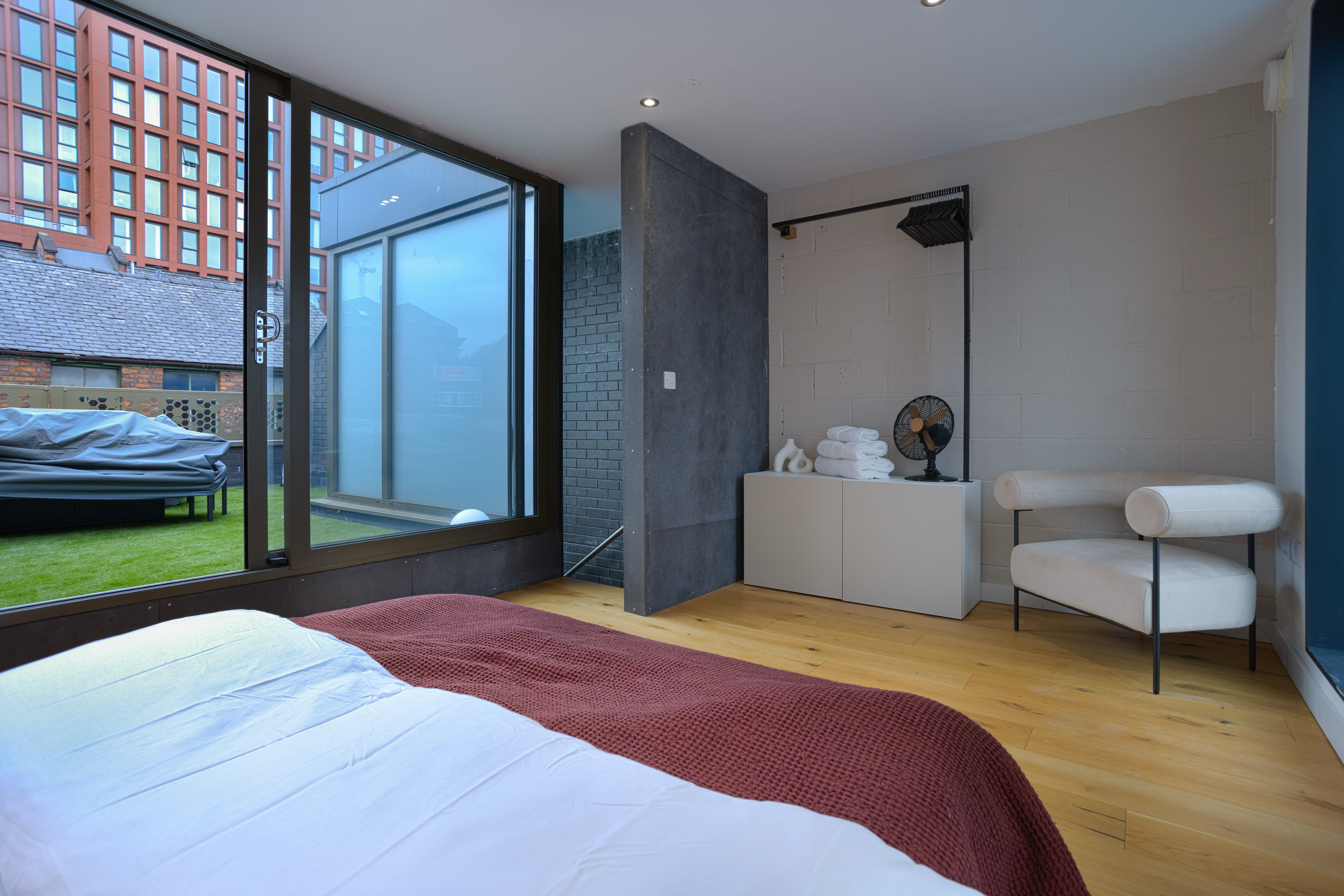 Townhouse East, City Centre – photo 5