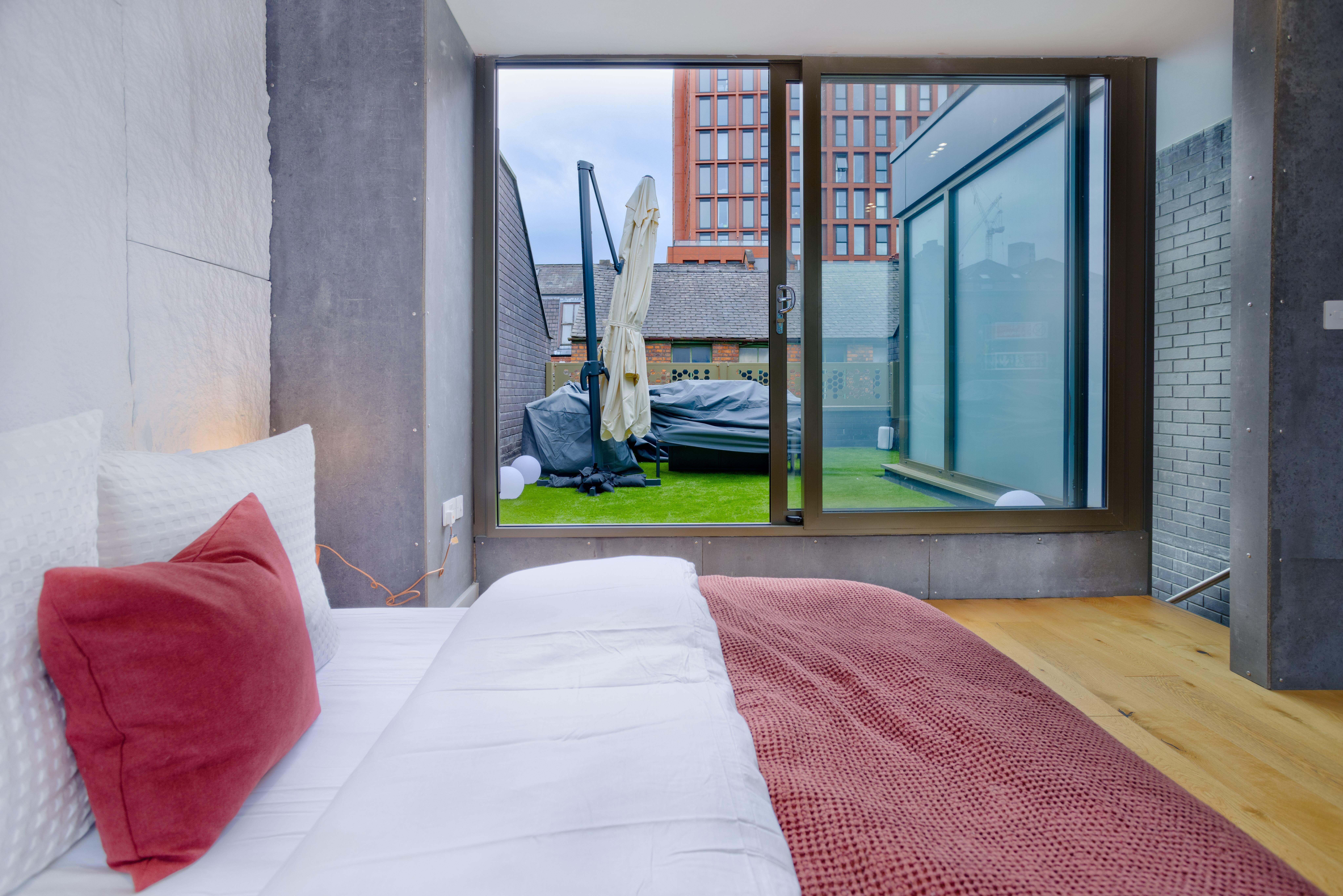 Townhouse East, City Centre – photo 6
