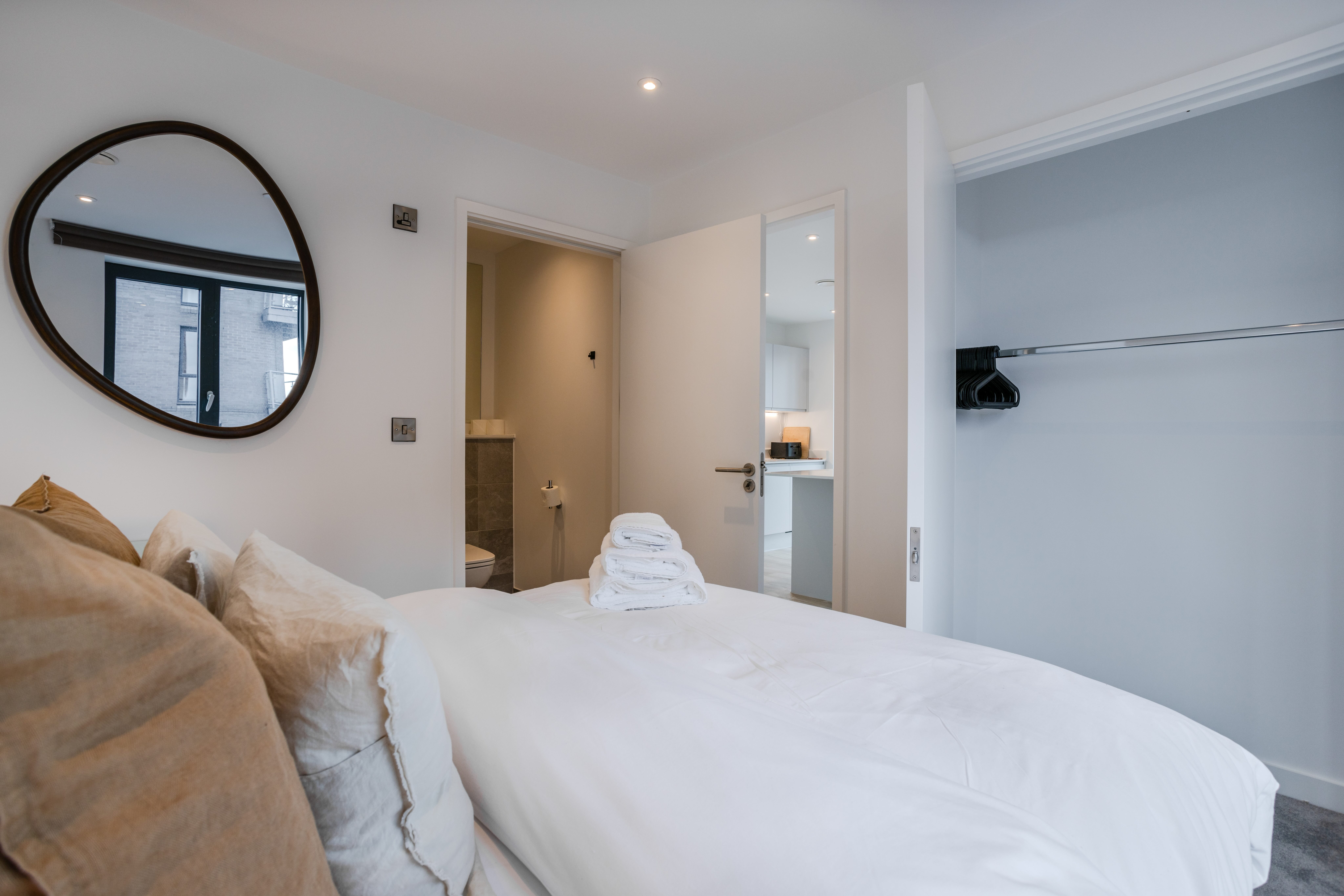 Alabaster Suite, Salford – photo 15