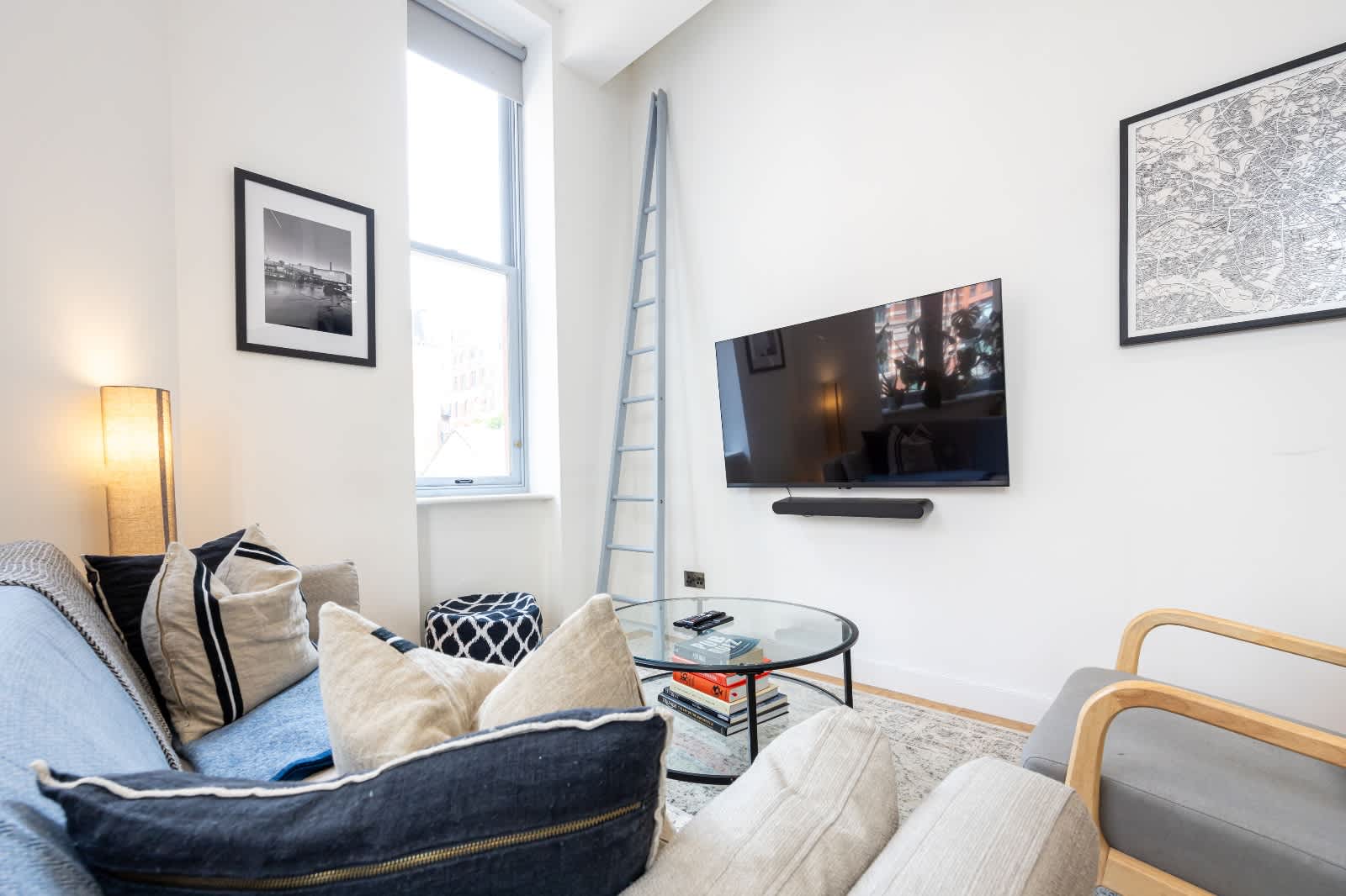 Azure Suite, City Centre – photo 11