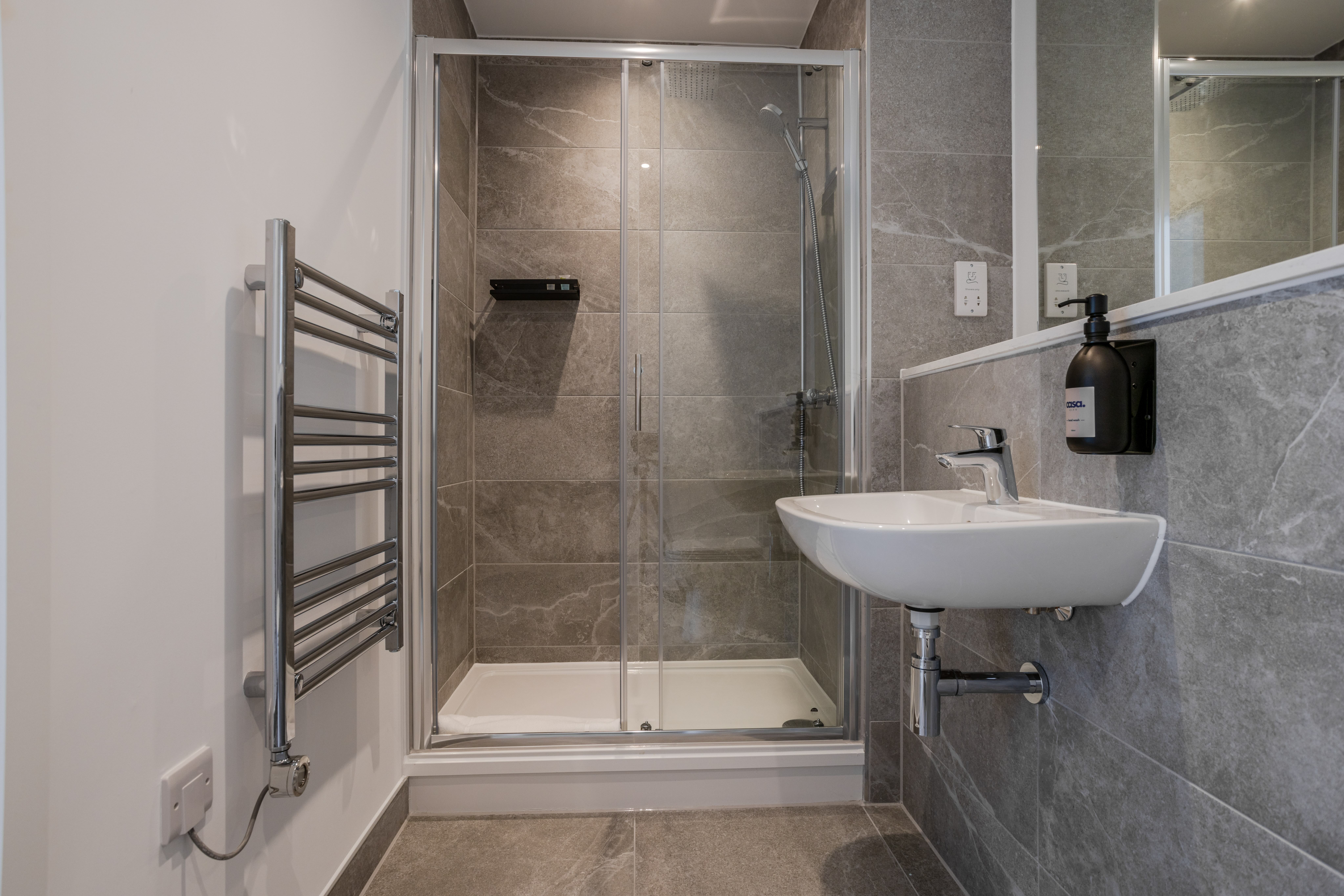 Alabaster Suite, Salford – photo 17