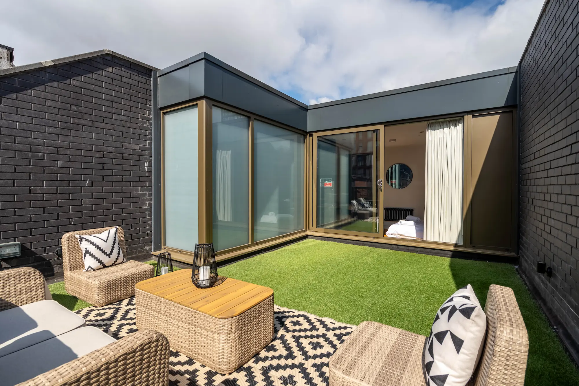 Townhouse West, City Centre – photo 10