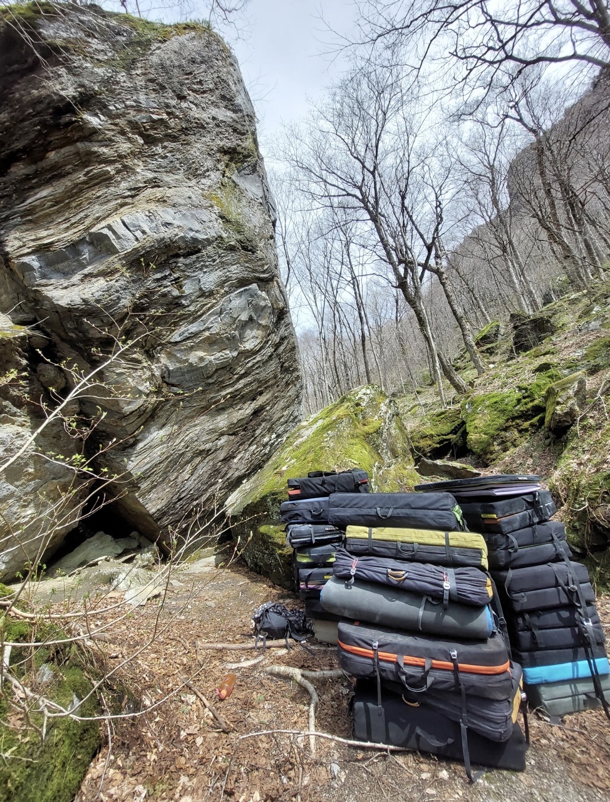 Lucy Drury sends v11 highball fa 'something bolder' on classic smuggler's notch 5.14 'something wicked'
