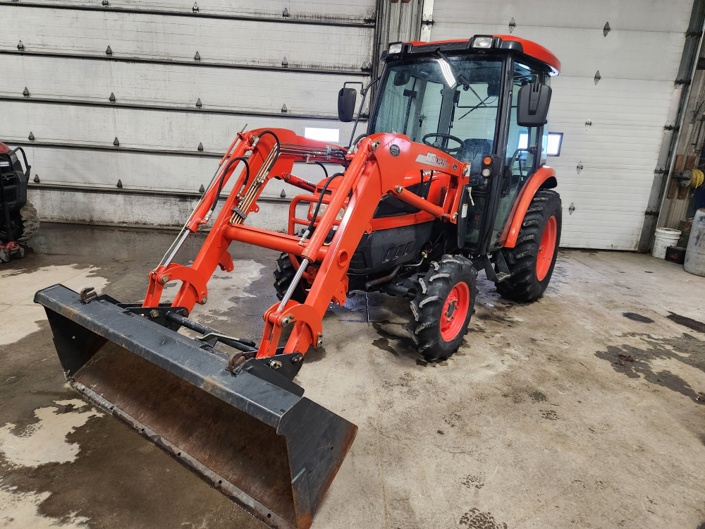 2009 Kioti DK50CHSE Tractor and KL401 Loader