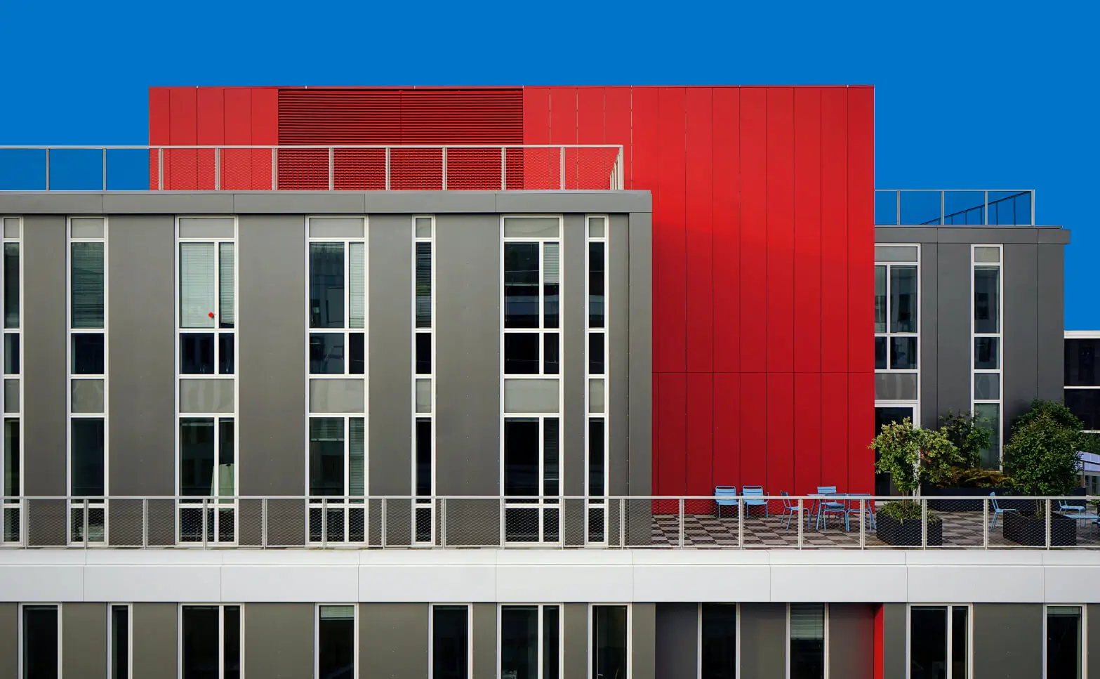 Large apartment building in Los Angeles