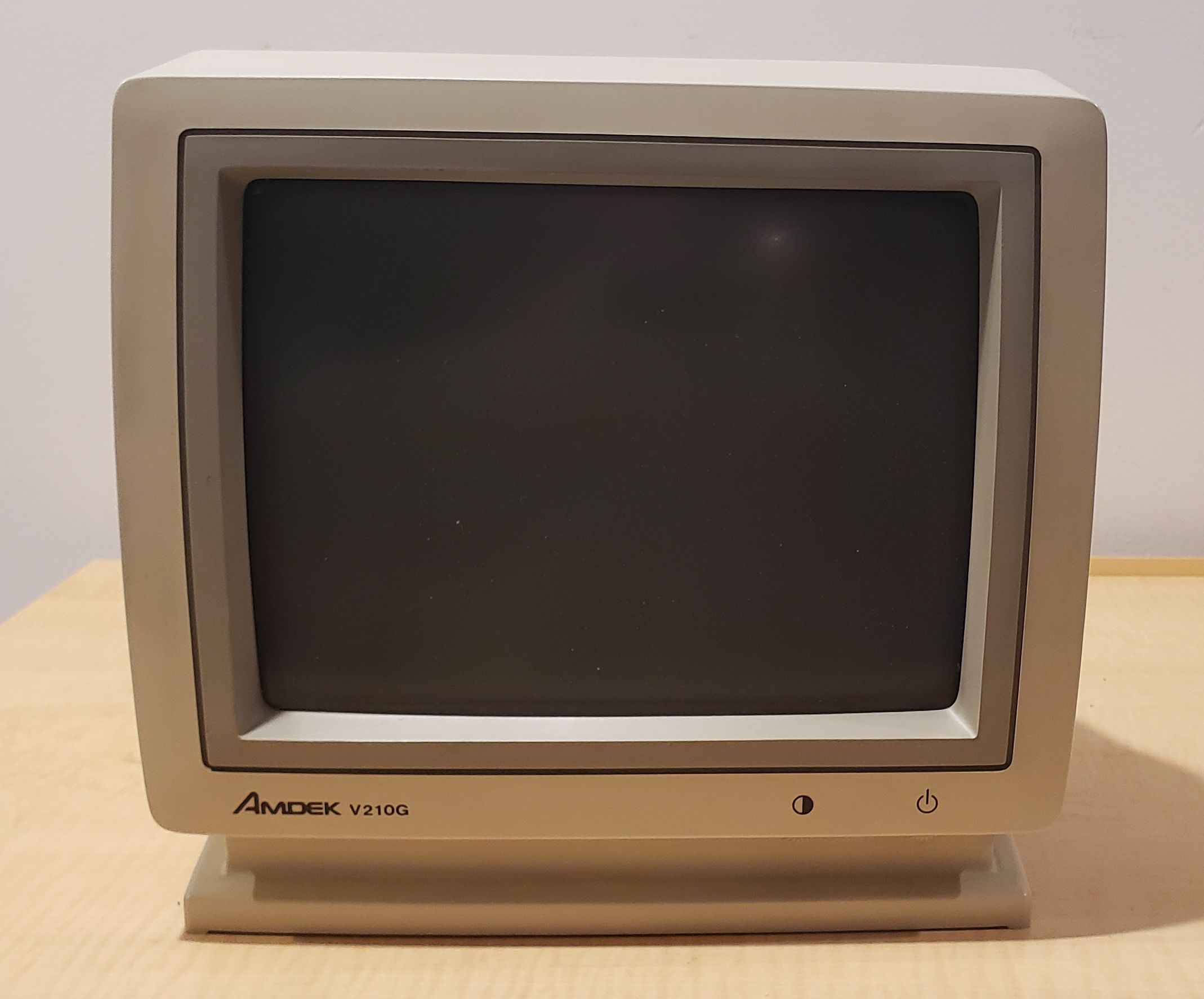 V210G 9" CRT monitor