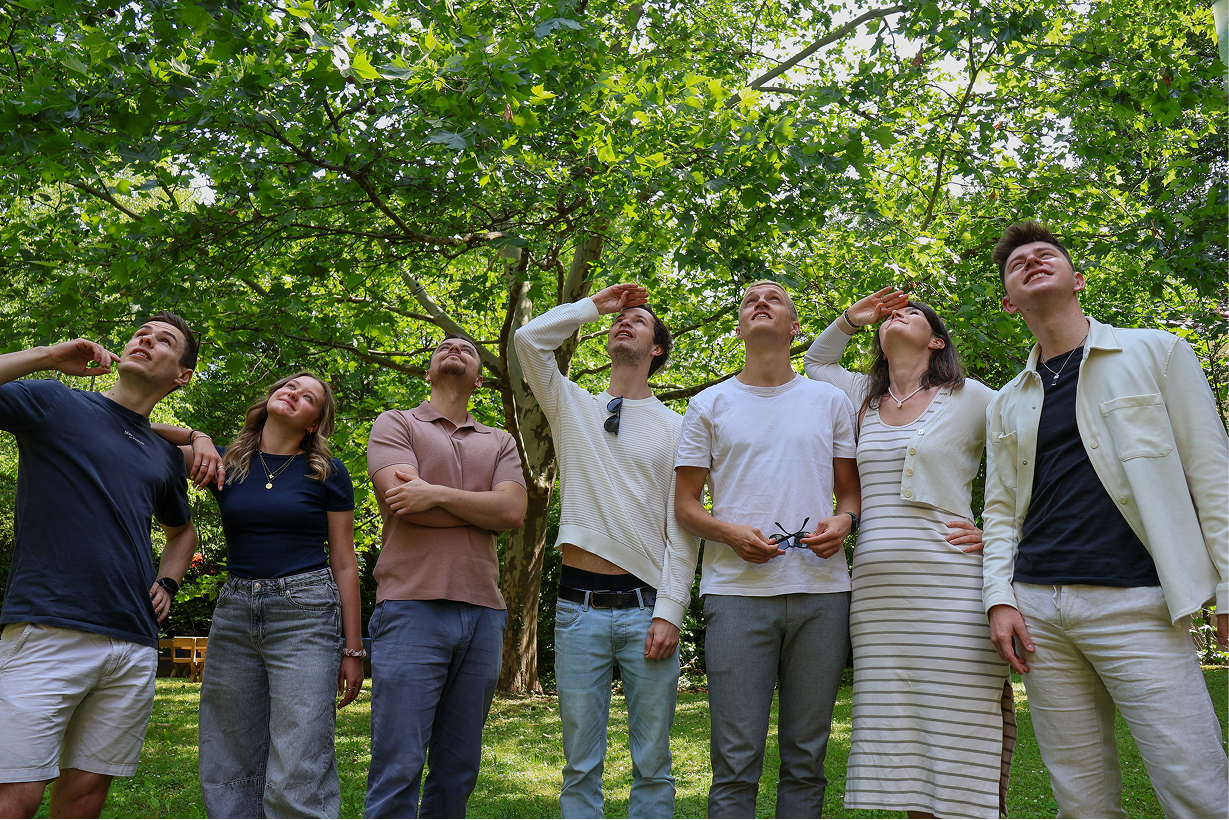 A Team photo of the sonnnig startup