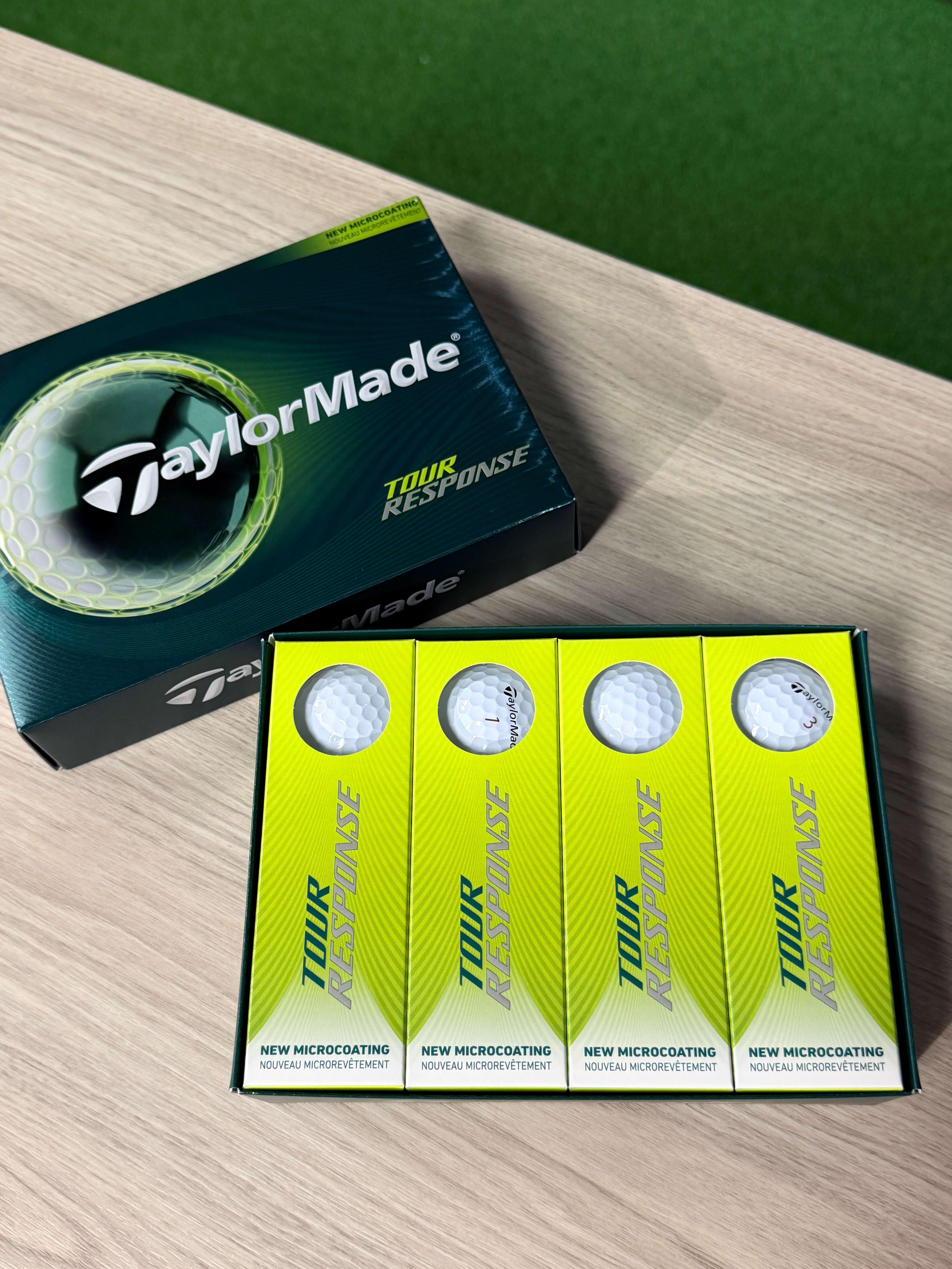 Karratha Indoor Golf TaylorMade Tour Response White Golf Balls