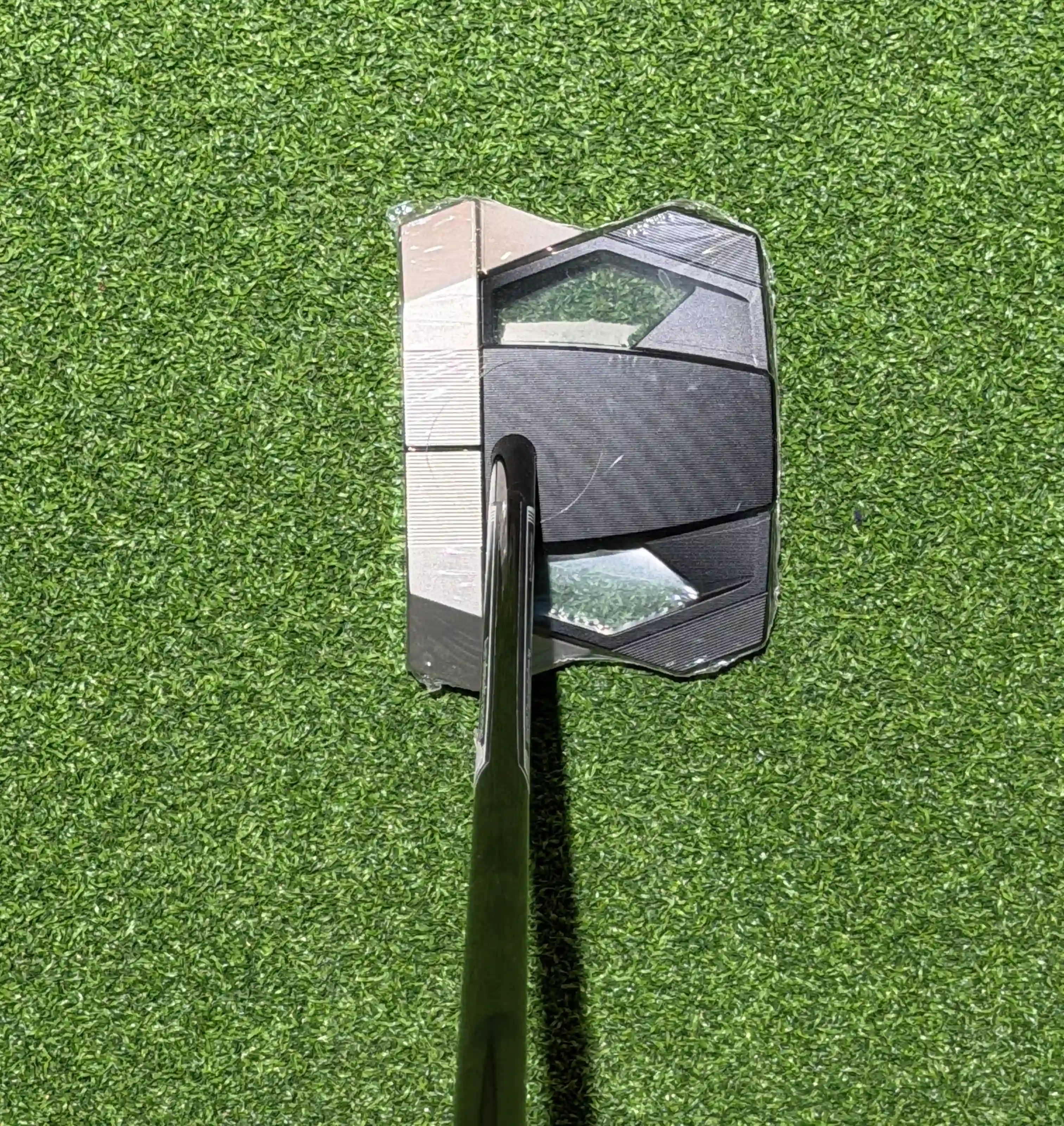 Karratha Indoor Golf TaylorMade Spider ZT putter 35'