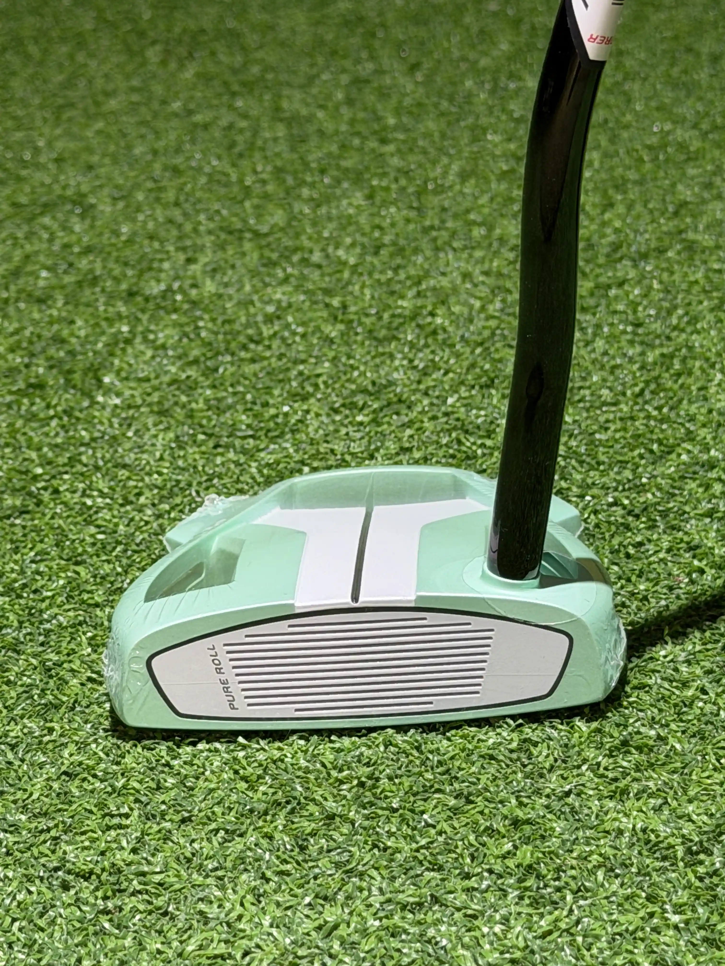 Karratha Indoor Golf TaylorMade Spider Tour X putter 33" Ice Mint