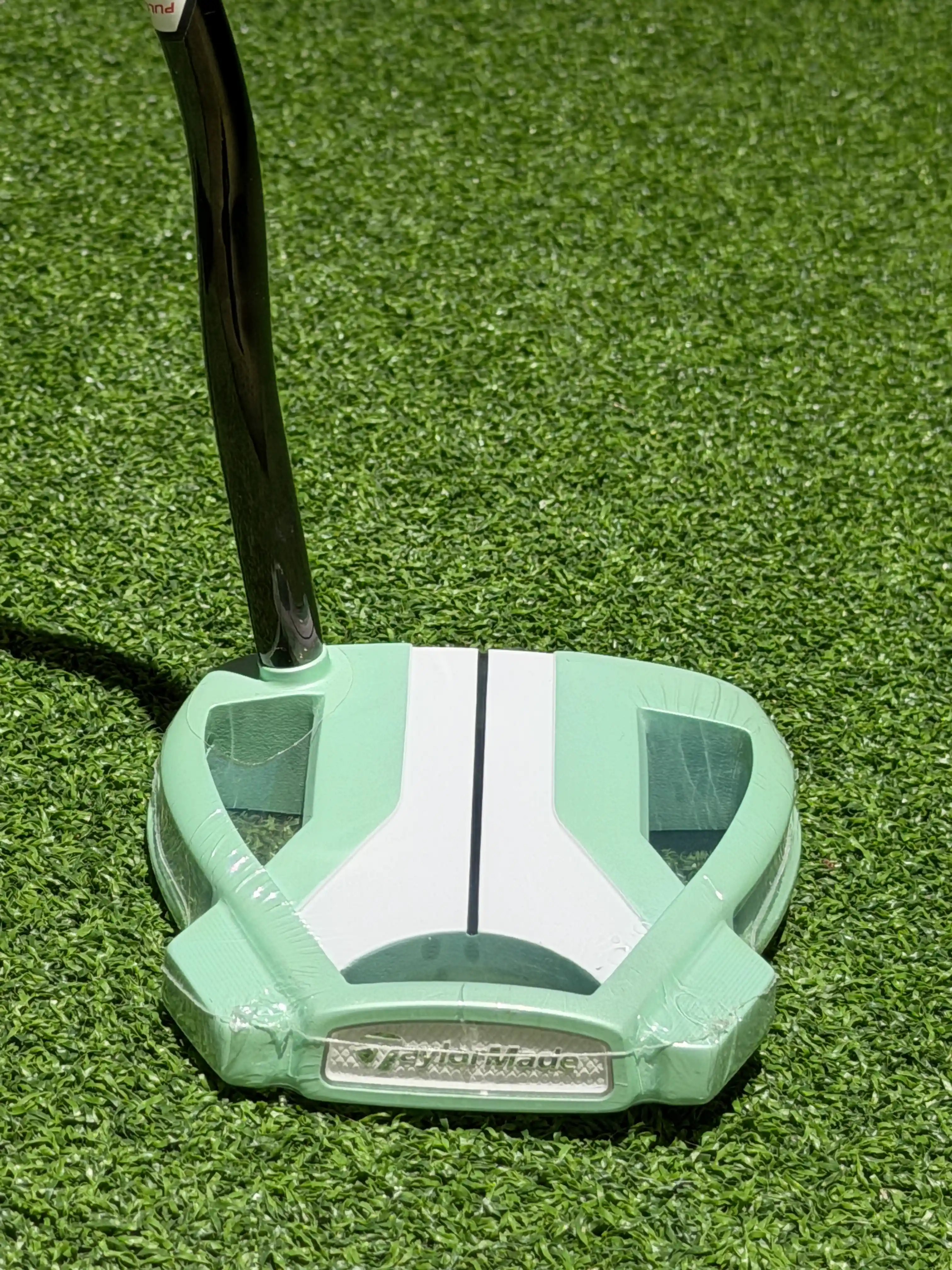 Karratha Indoor Golf TaylorMade Spider Tour X putter 33" Ice Mint