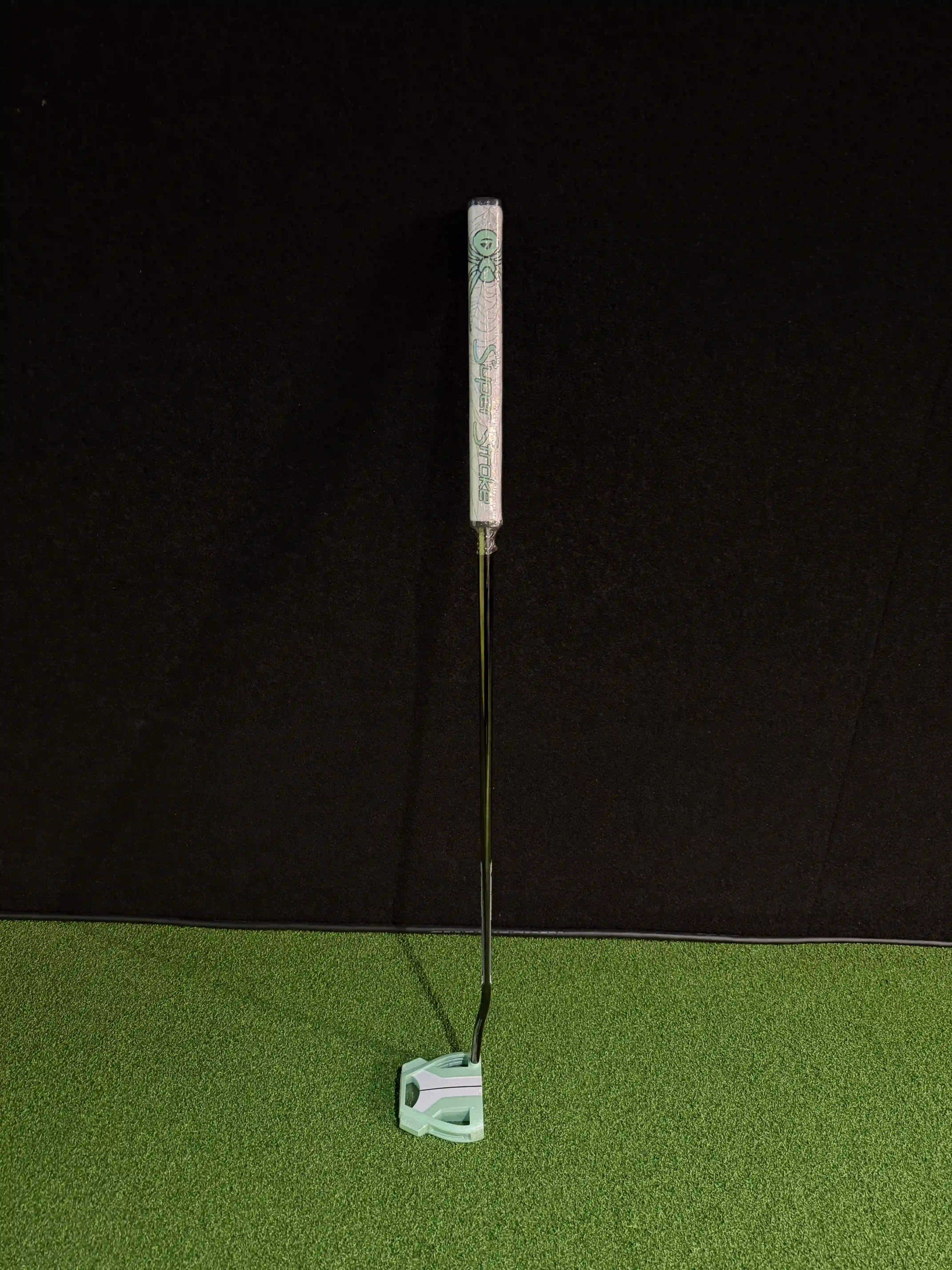 Karratha Indoor Golf TaylorMade Spider Tour X putter 33" Ice Mint