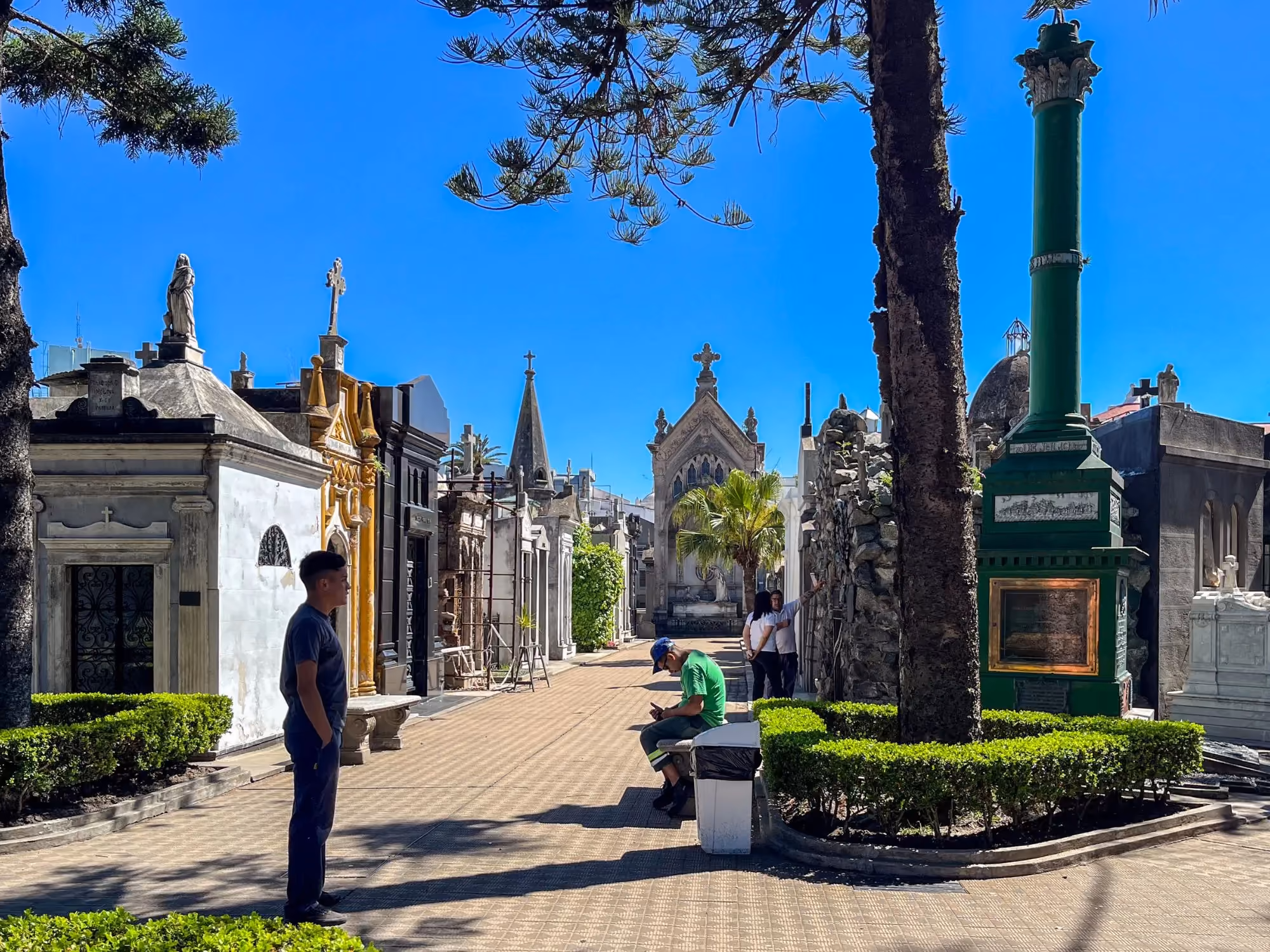 image of Recoleta cemetery main avenue