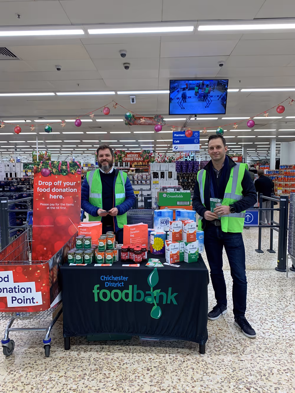 The Kingsbridge Team helping at a food bank
