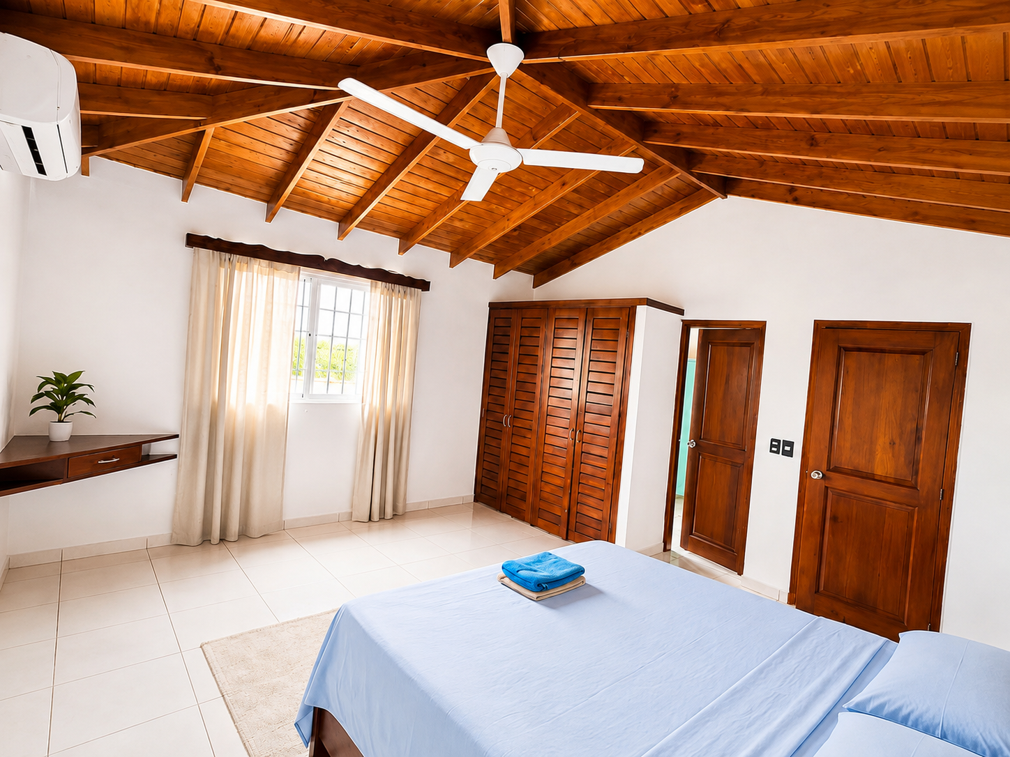 Six-Bedroom Villa for Sale with Six Bathrooms