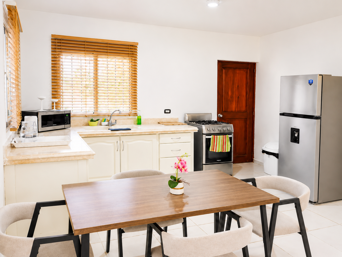 Six-Bedroom Villa for Sale with Six Bathrooms
