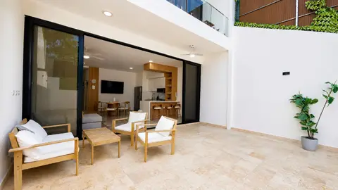 4-bedroom luxury townhouse for rent in Perla Marina 12