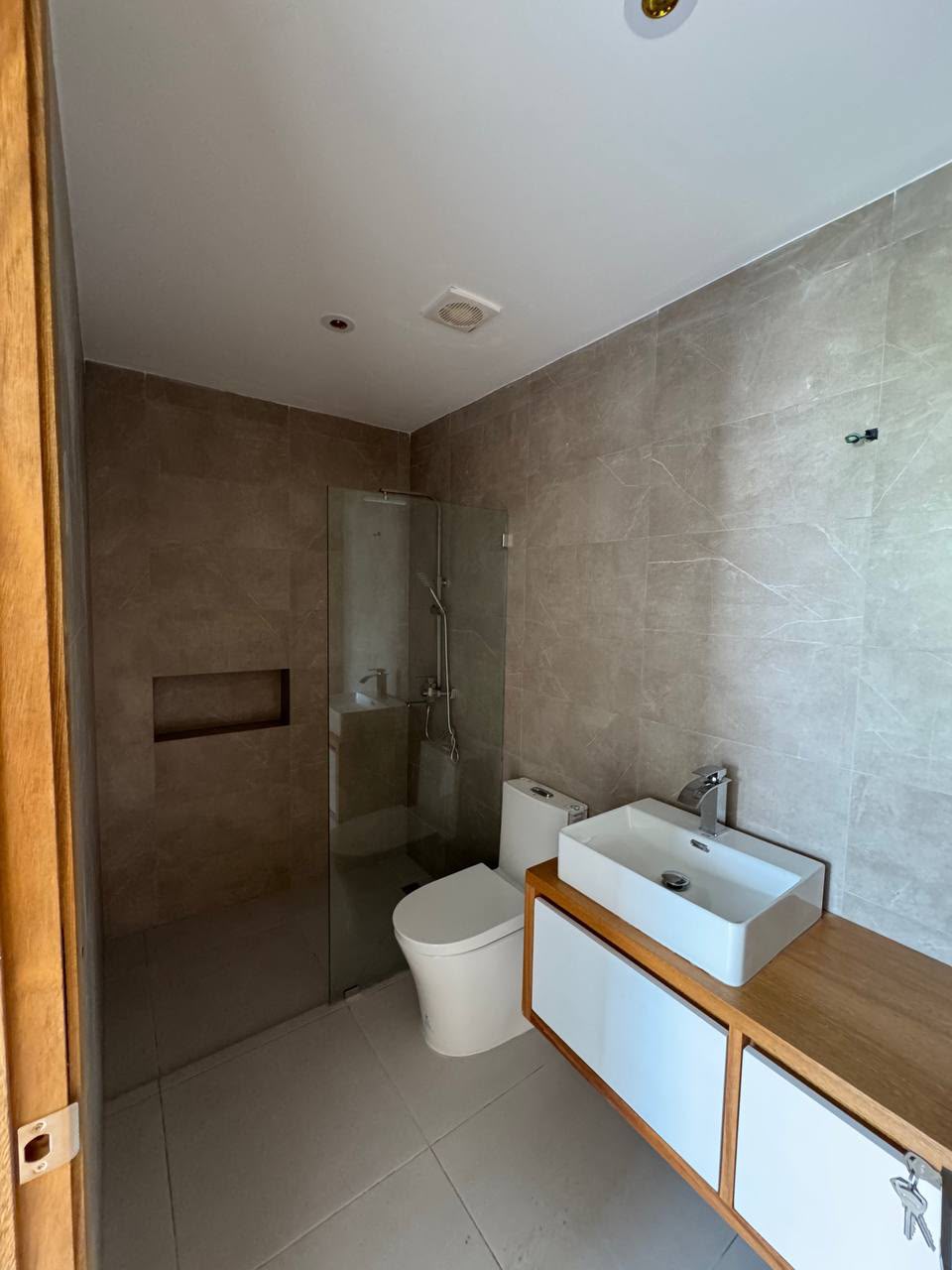 Exceptional Ocean-Close Condo Opportunity