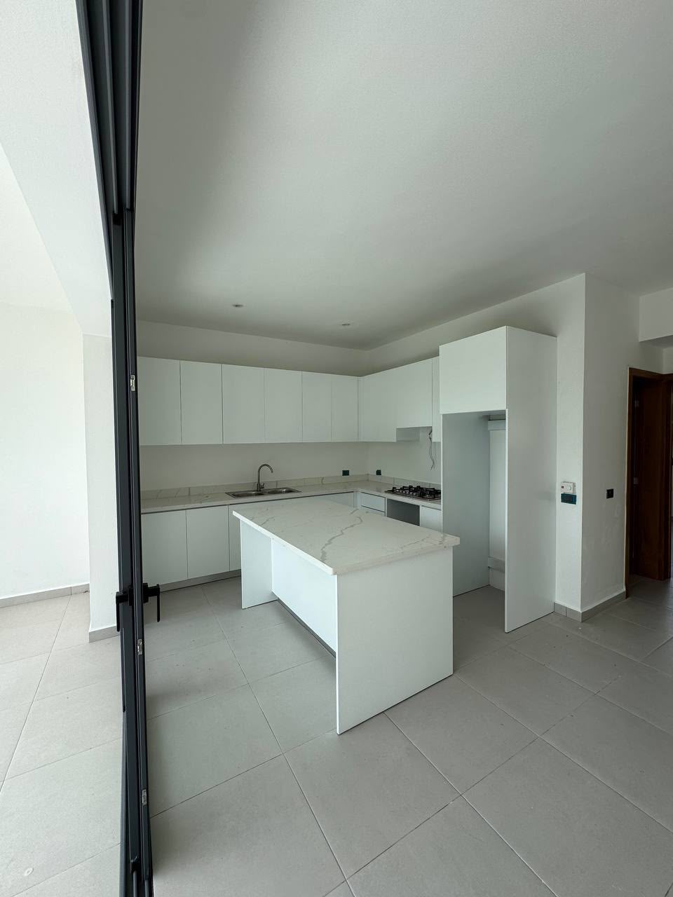 Exceptional Ocean-Close Condo Opportunity