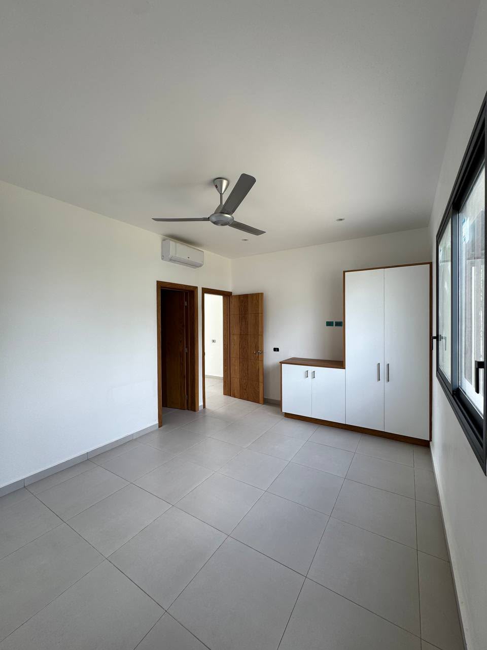 Exceptional Ocean-Close Condo Opportunity