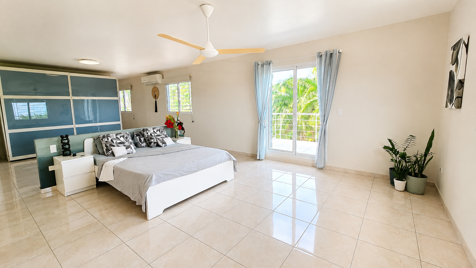 Three-Bedroom Villa in El Limon