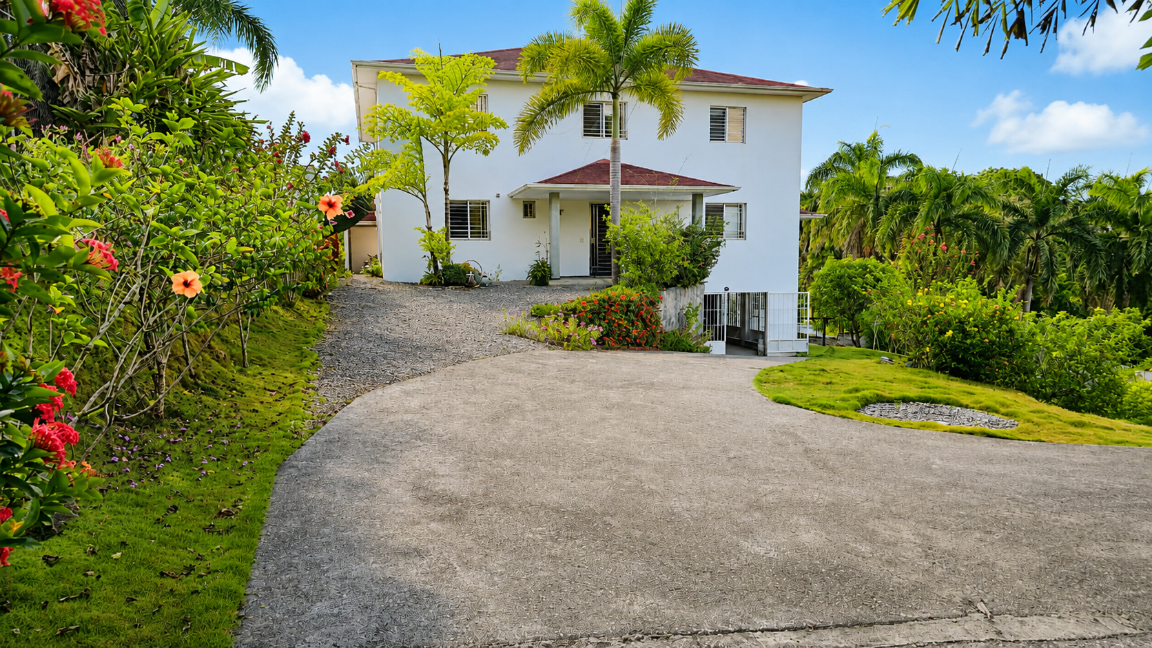 Three-Bedroom Villa in El Limon