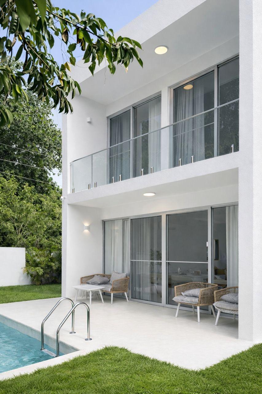 2 bedroom villa walk to the beach in perla marina 2