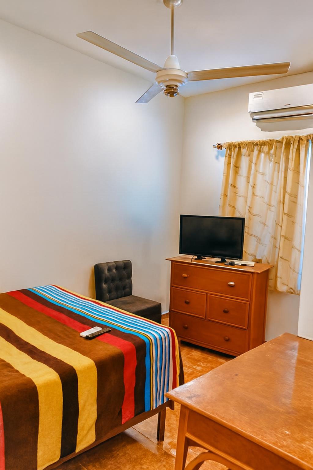 Furnished 2-Bedroom Apartment for Rent in Callejón 5