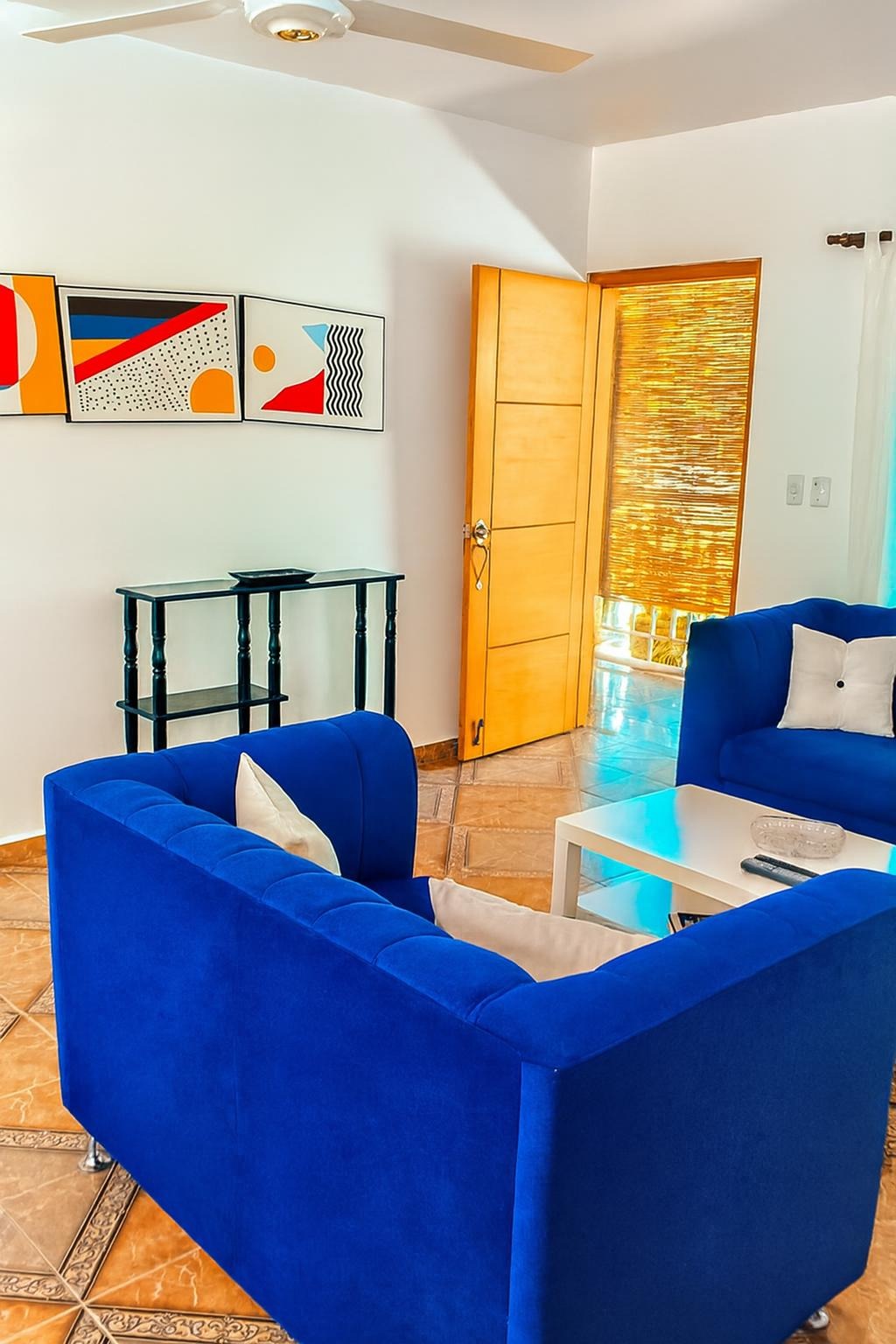 Furnished 2-Bedroom Apartment for Rent in Callejón 2