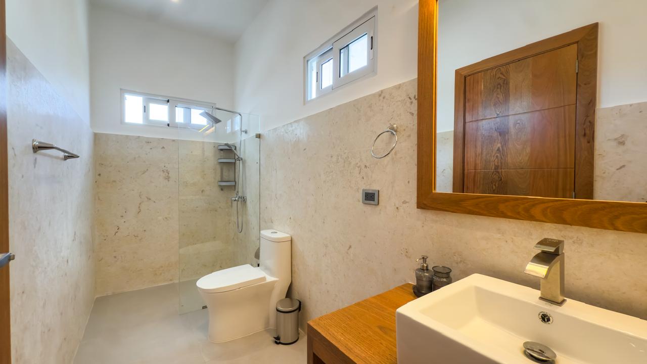 Modern Style Villa With Own Garden and Pool