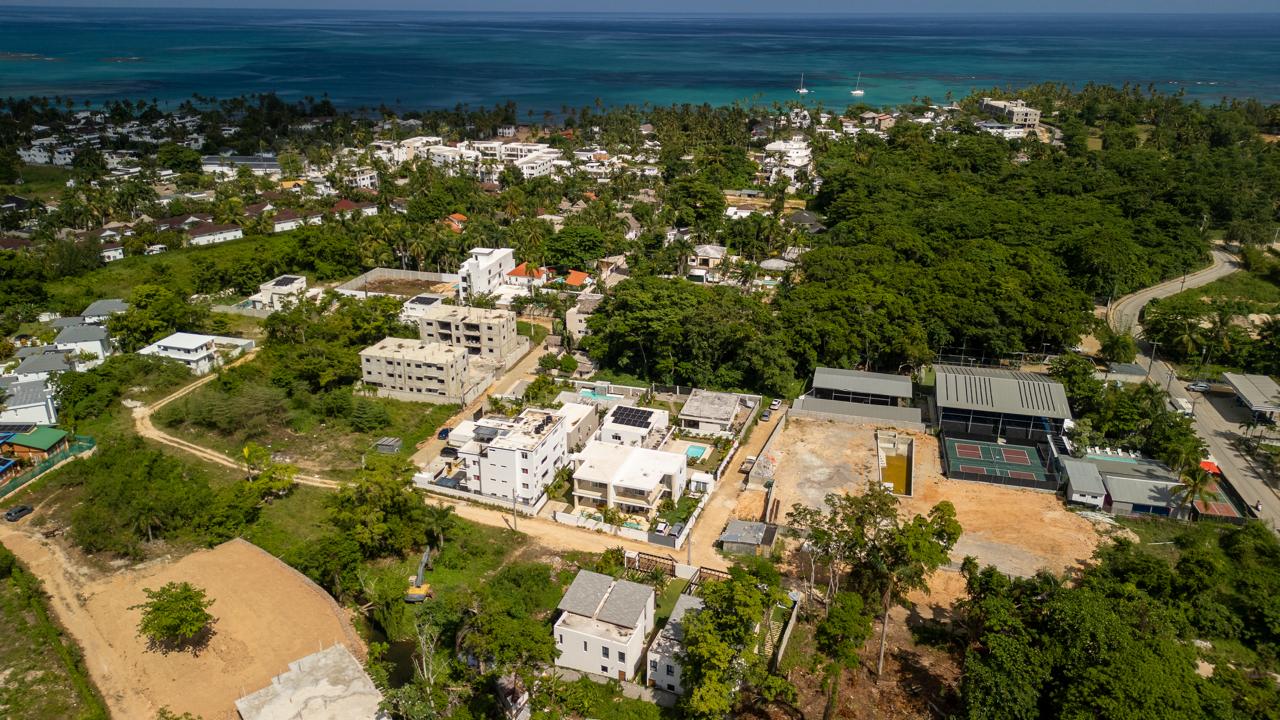 A Peaceful Tropical Home Close to Playa Bonita