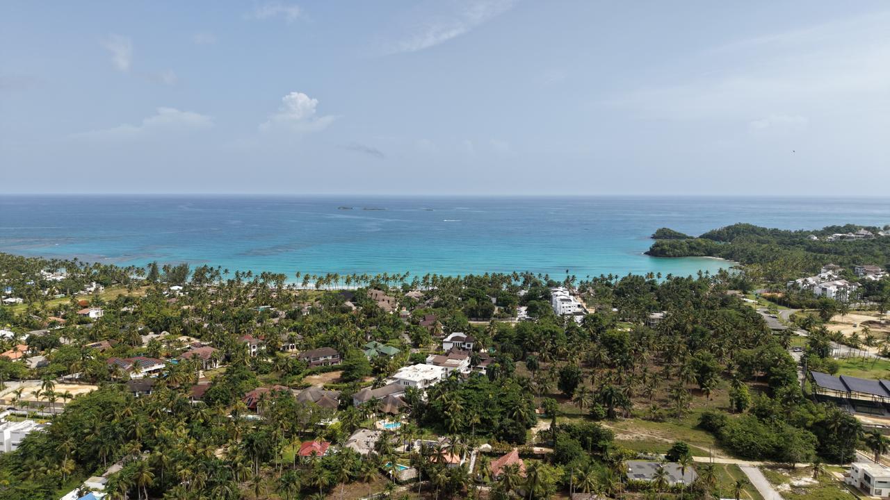A Peaceful Tropical Home Close to Playa Bonita