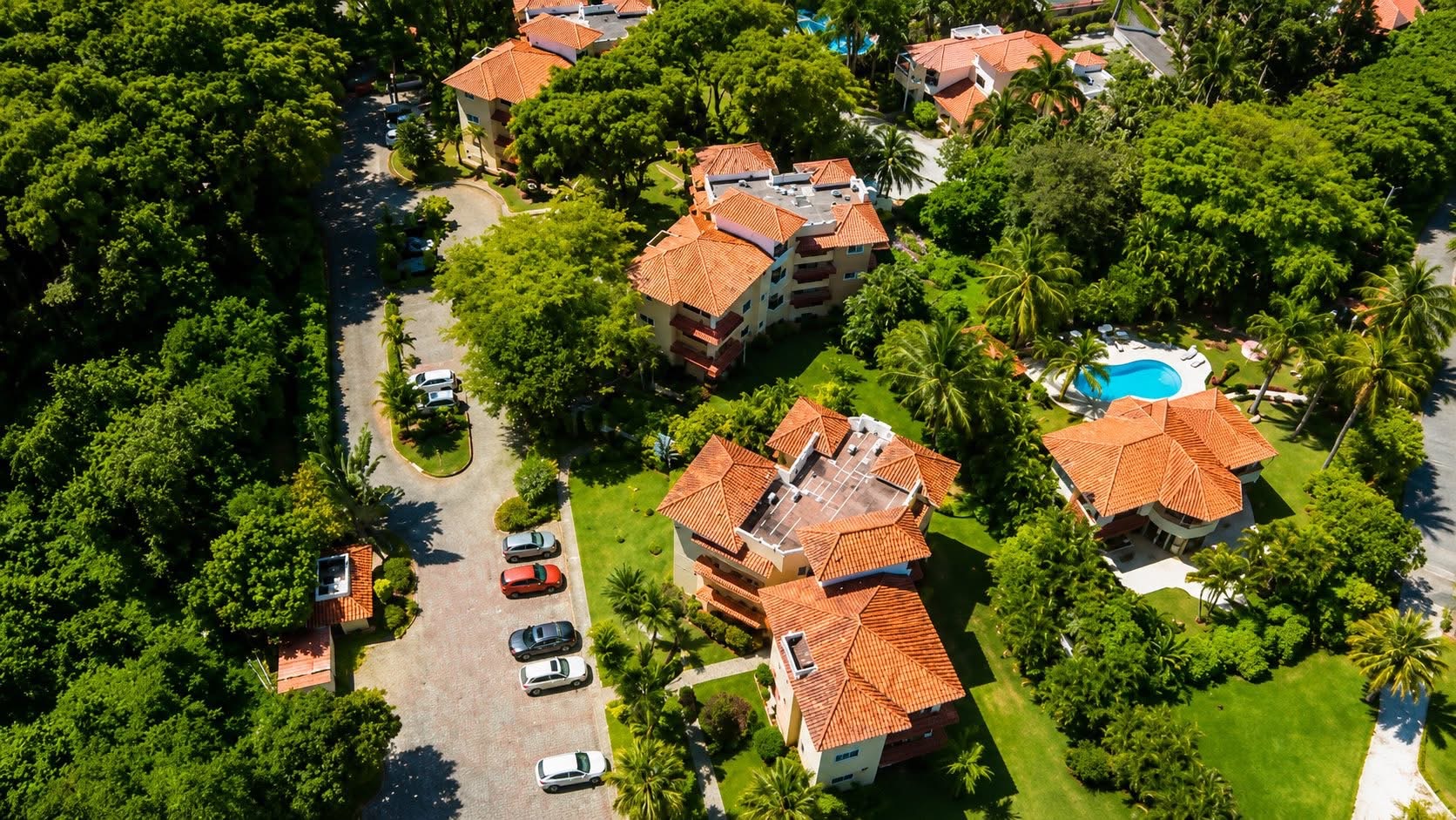 Garden View 1 Bedroom Condo with Beach Access in Perla Marina  16