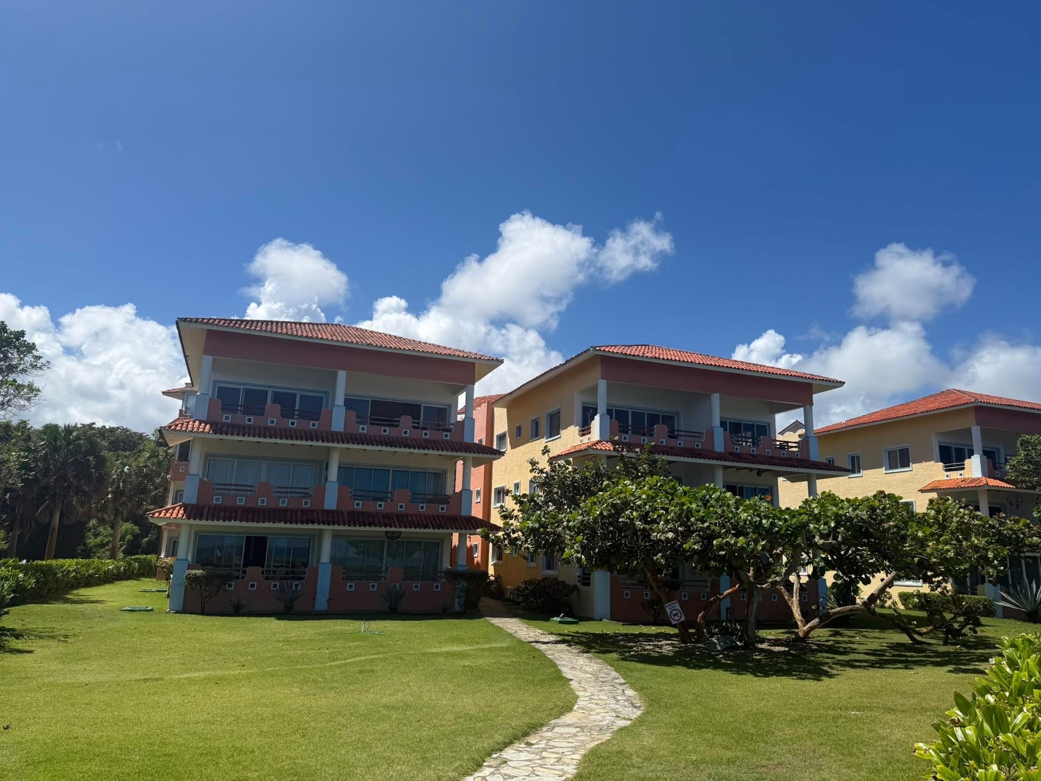 Garden View 1 Bedroom Condo with Beach Access in Perla Marina  7