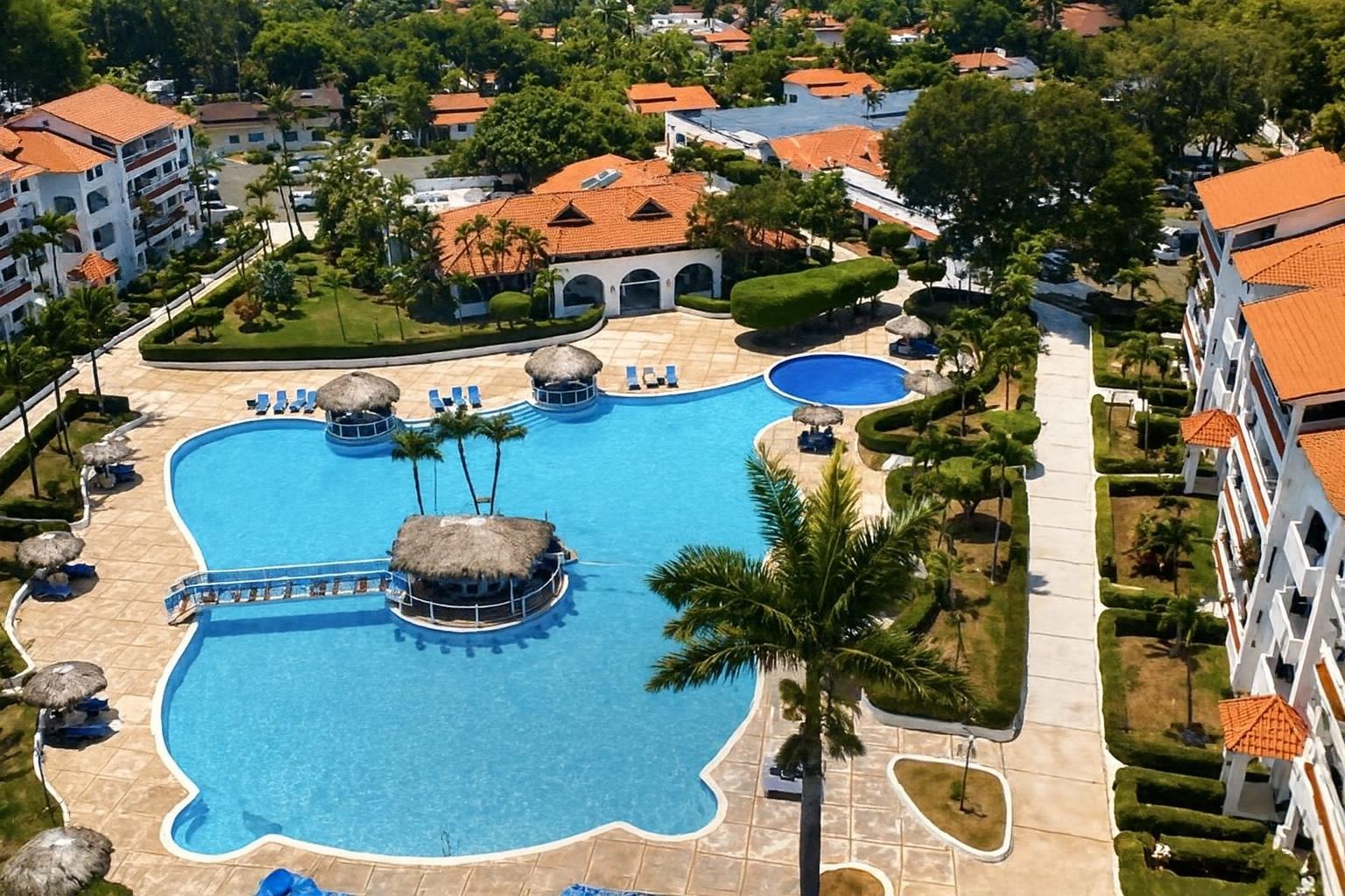 Garden View 1 Bedroom Condo with Beach Access in Perla Marina  2