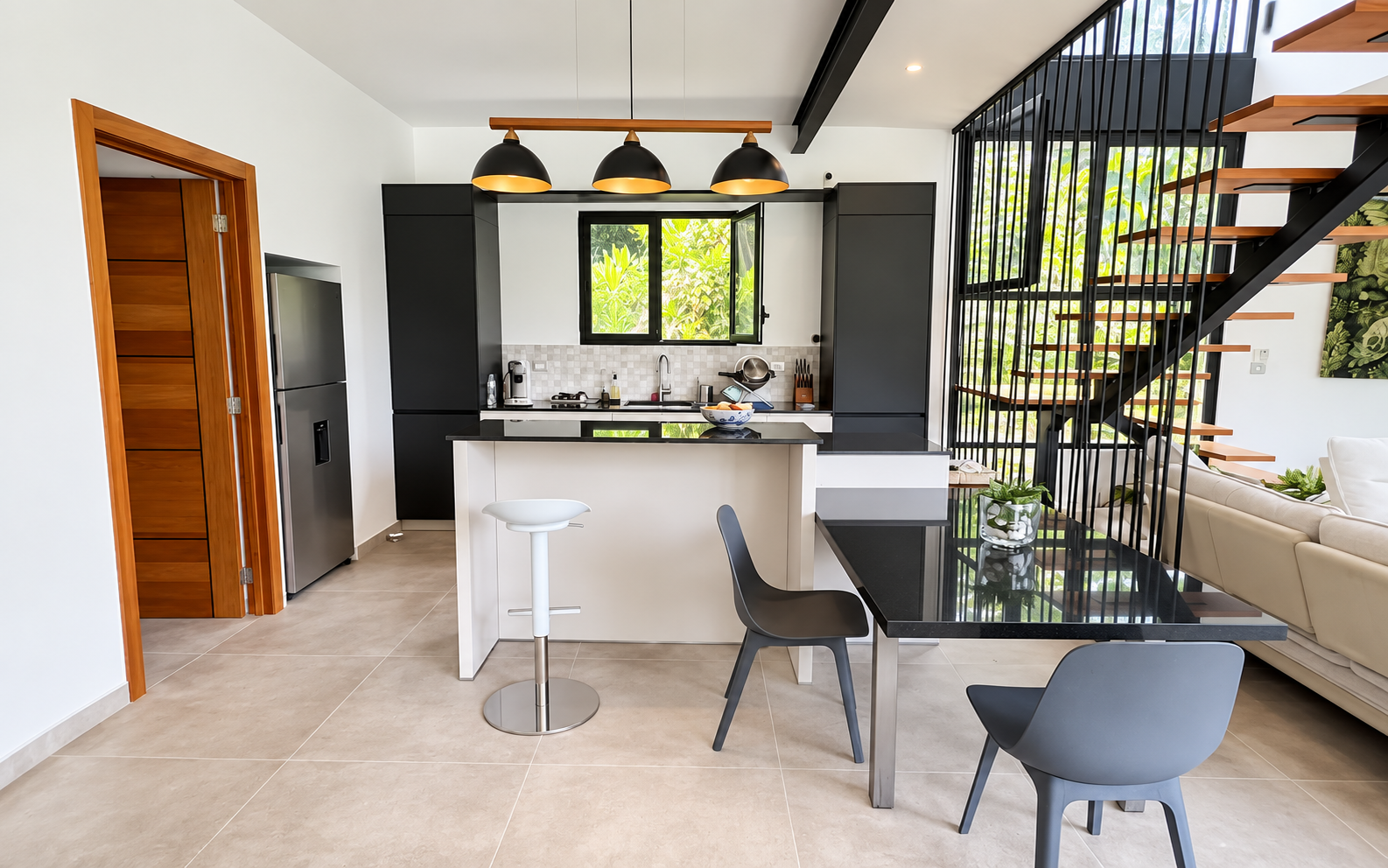 Modern 3-Bedroom Villa in Playa Las Ballenas