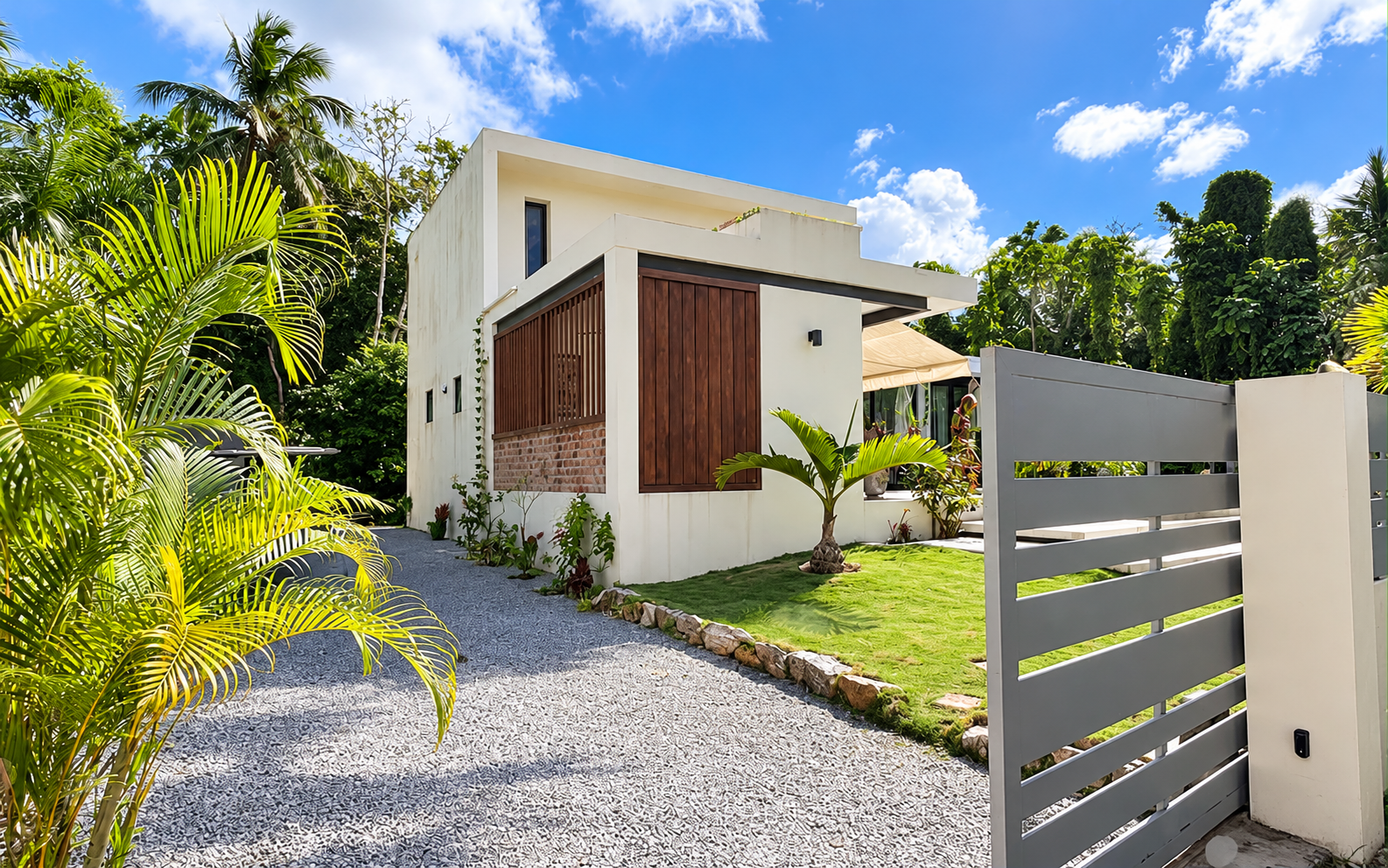 Modern 3-Bedroom Villa in Playa Las Ballenas