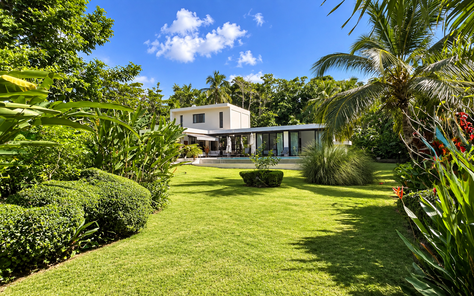 Modern 3-Bedroom Villa in Playa Las Ballenas