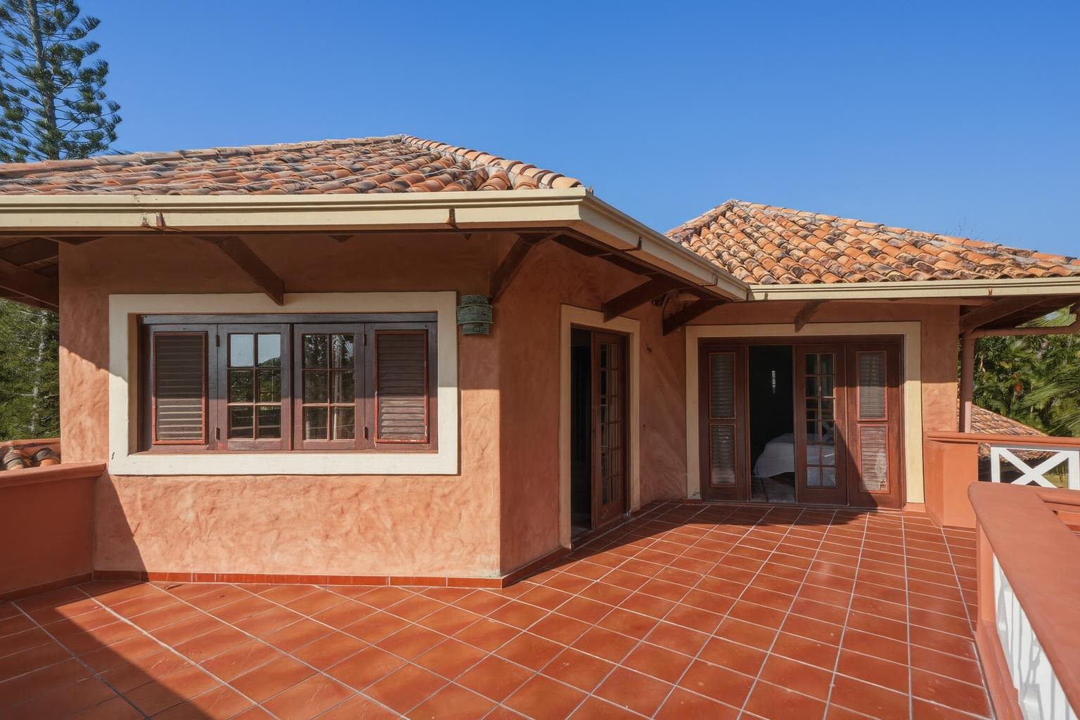 Luxury Mediterranean Living in Sea Horse Ranch 10