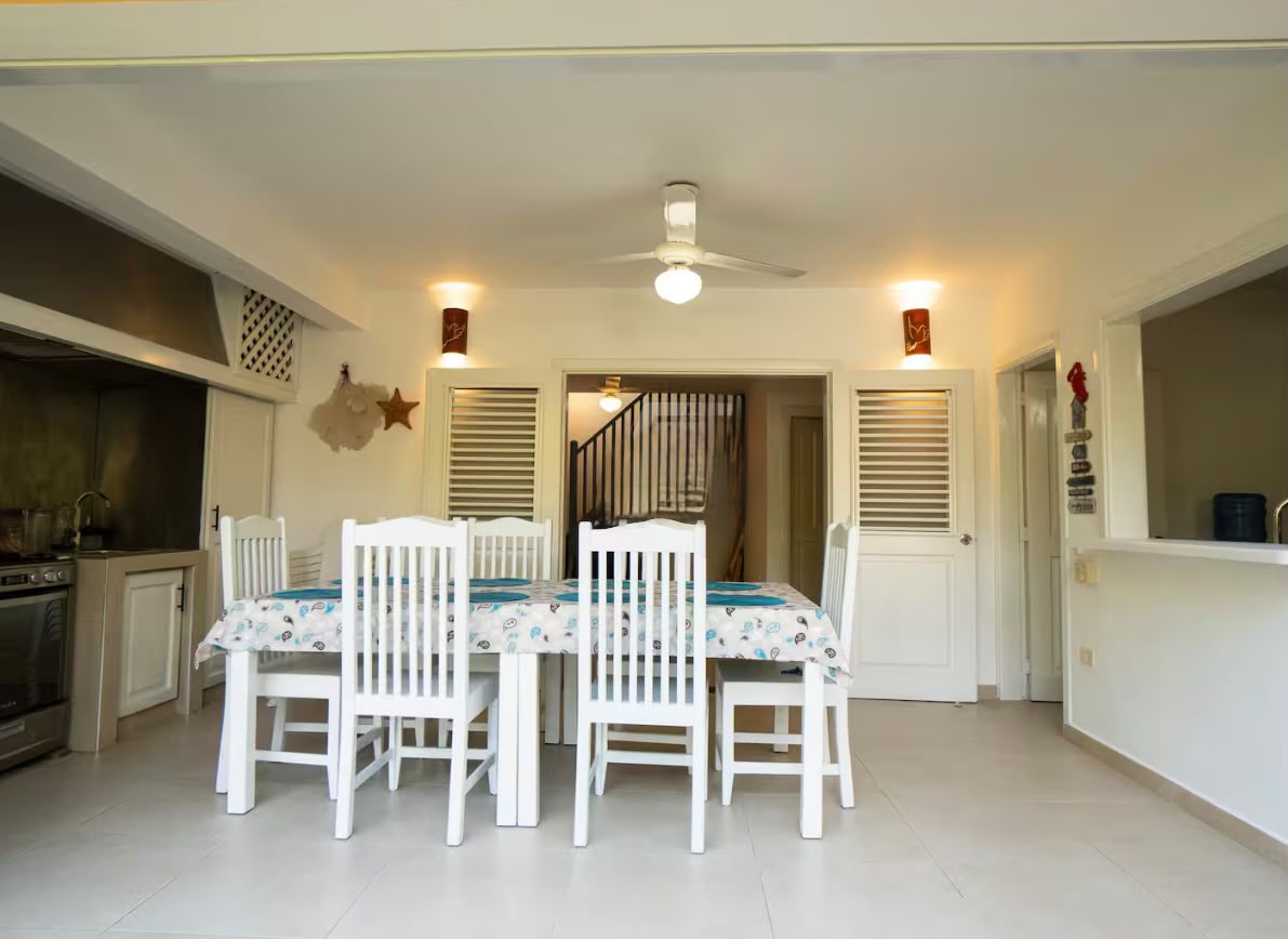 Four-Bedroom Villa Rental in Playa Las Ballenas