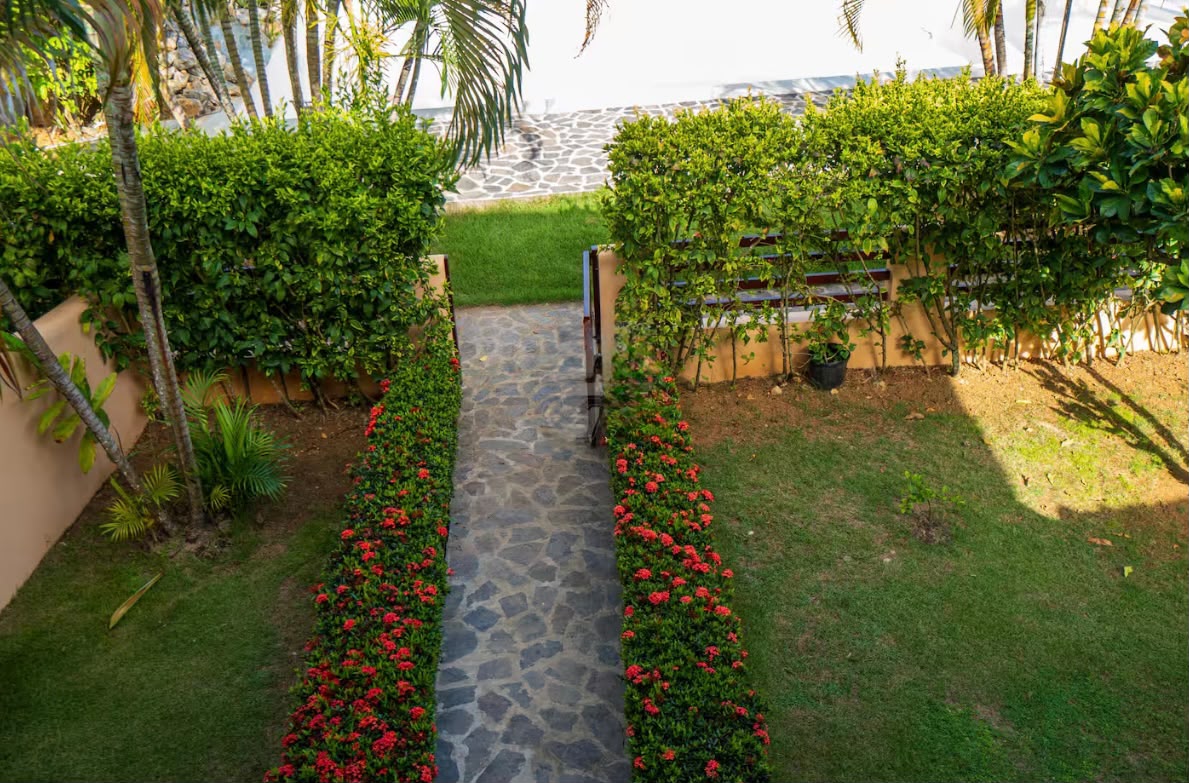 Four-Bedroom Villa Rental in Playa Las Ballenas