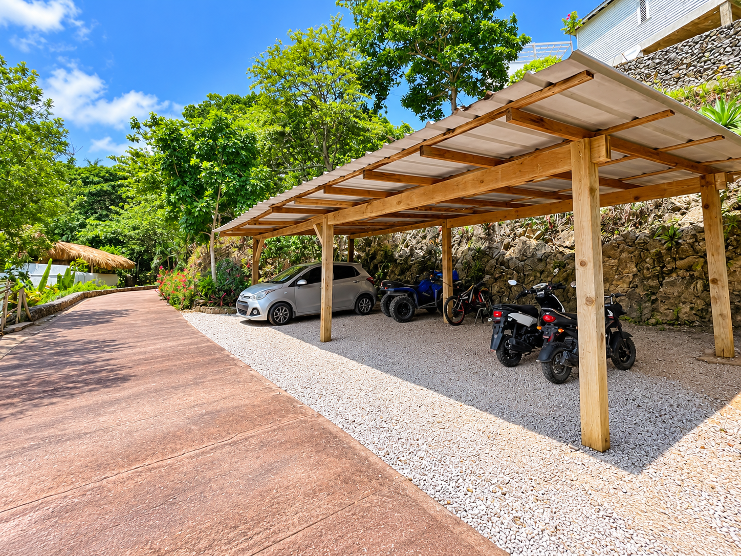 4-Bedroom Villa with Independent Apartment in Las Terrenas