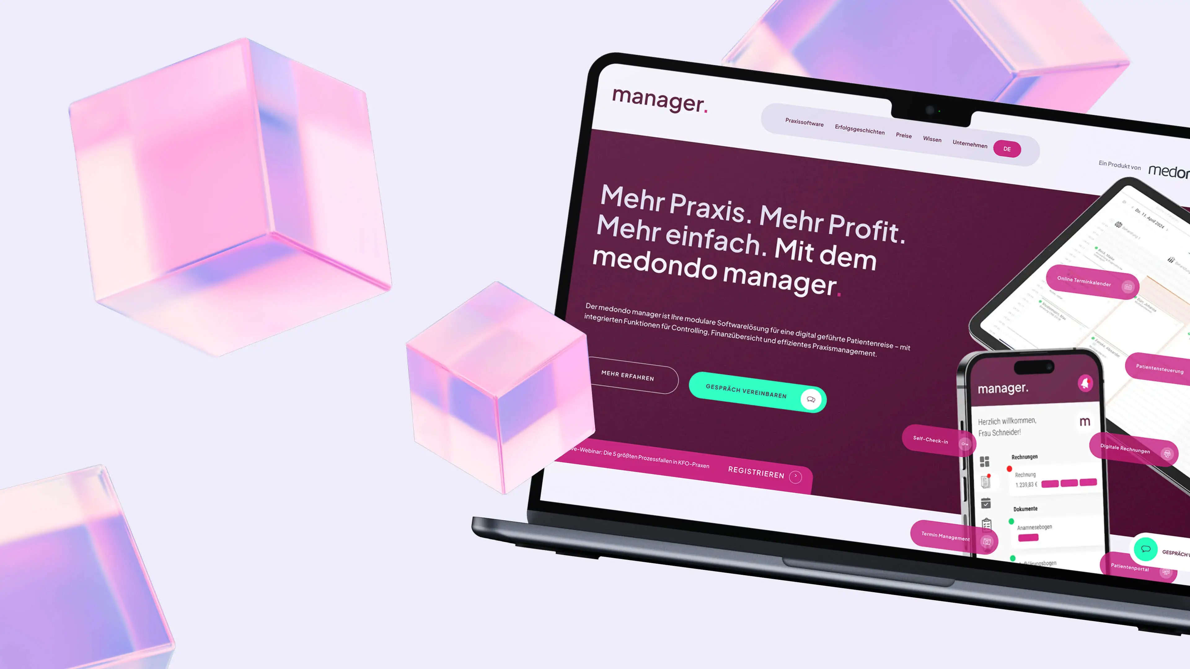 Laptop zeigt die Startseite der Website, das Keyvisual ist im Hintergrund